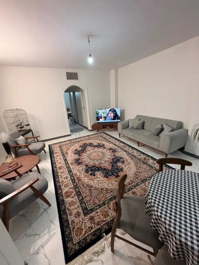 ۷۵متر/تاپ لوکیشن چهارباغ شرقی/دوخواب/پارکینگ باکس