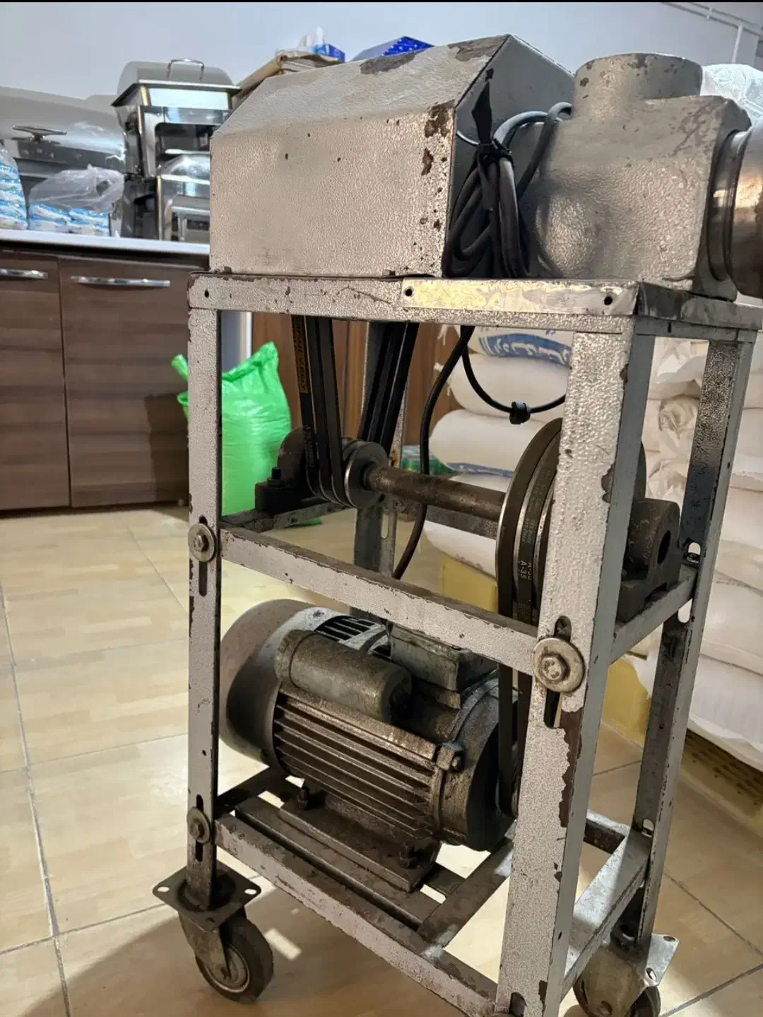 چرخ گوشت صنعتی|کافی‌شاپ و رستوران|سنندج, |دیوار