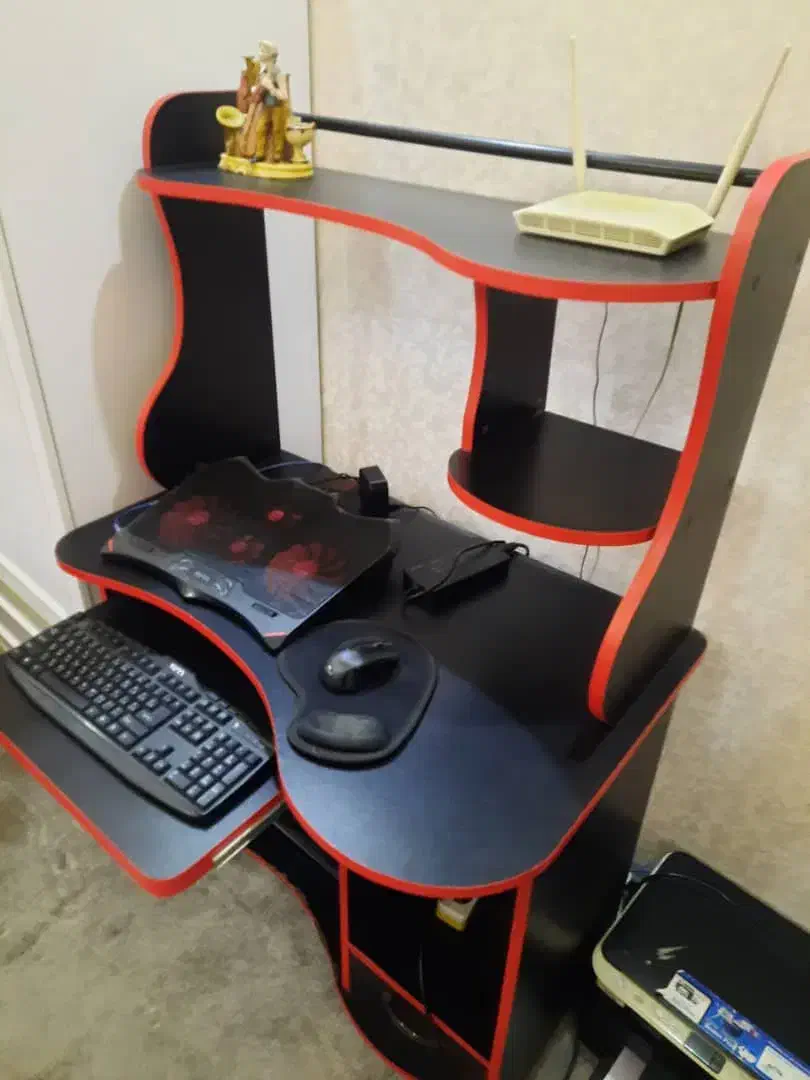 فروش میز کامپیوتر تمیز|میز تحریر و کامپیوتر|اهواز, زیباشهر|دیوار