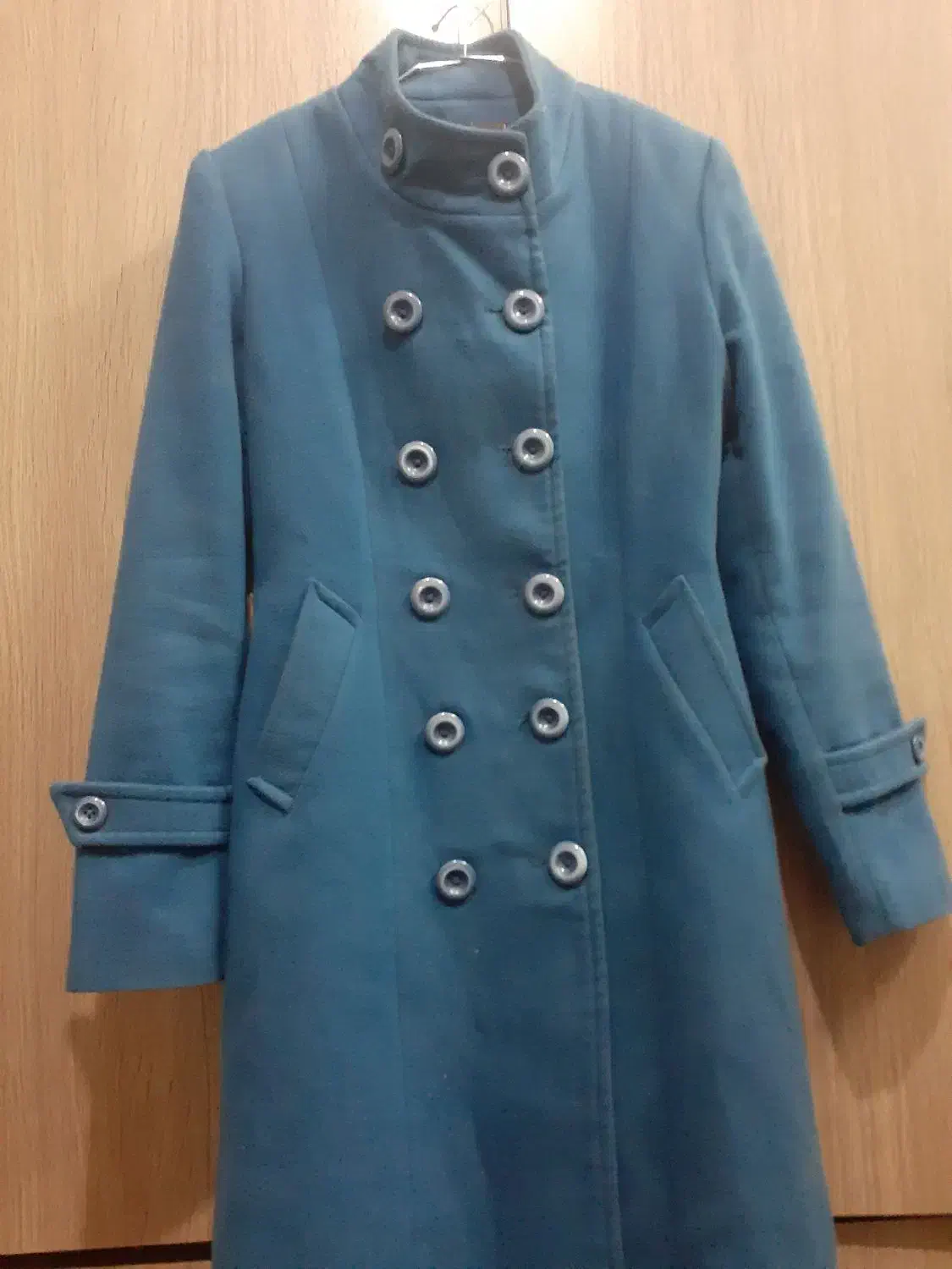 پالتو و شلوار لی|لباس|نیشابور, چمبران|دیوار