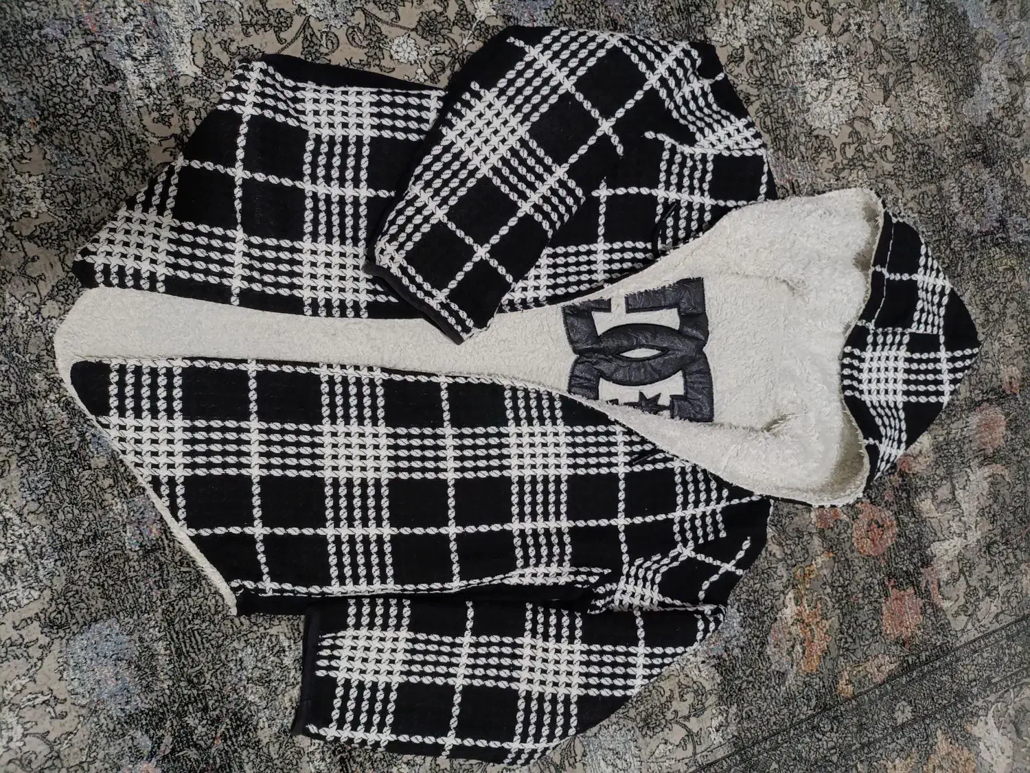 تعدادی لباس  پسرانه مناسب ۱۰ تا ۱۲ سال|کفش و لباس بچه|بندر انزلی, لاله|دیوار