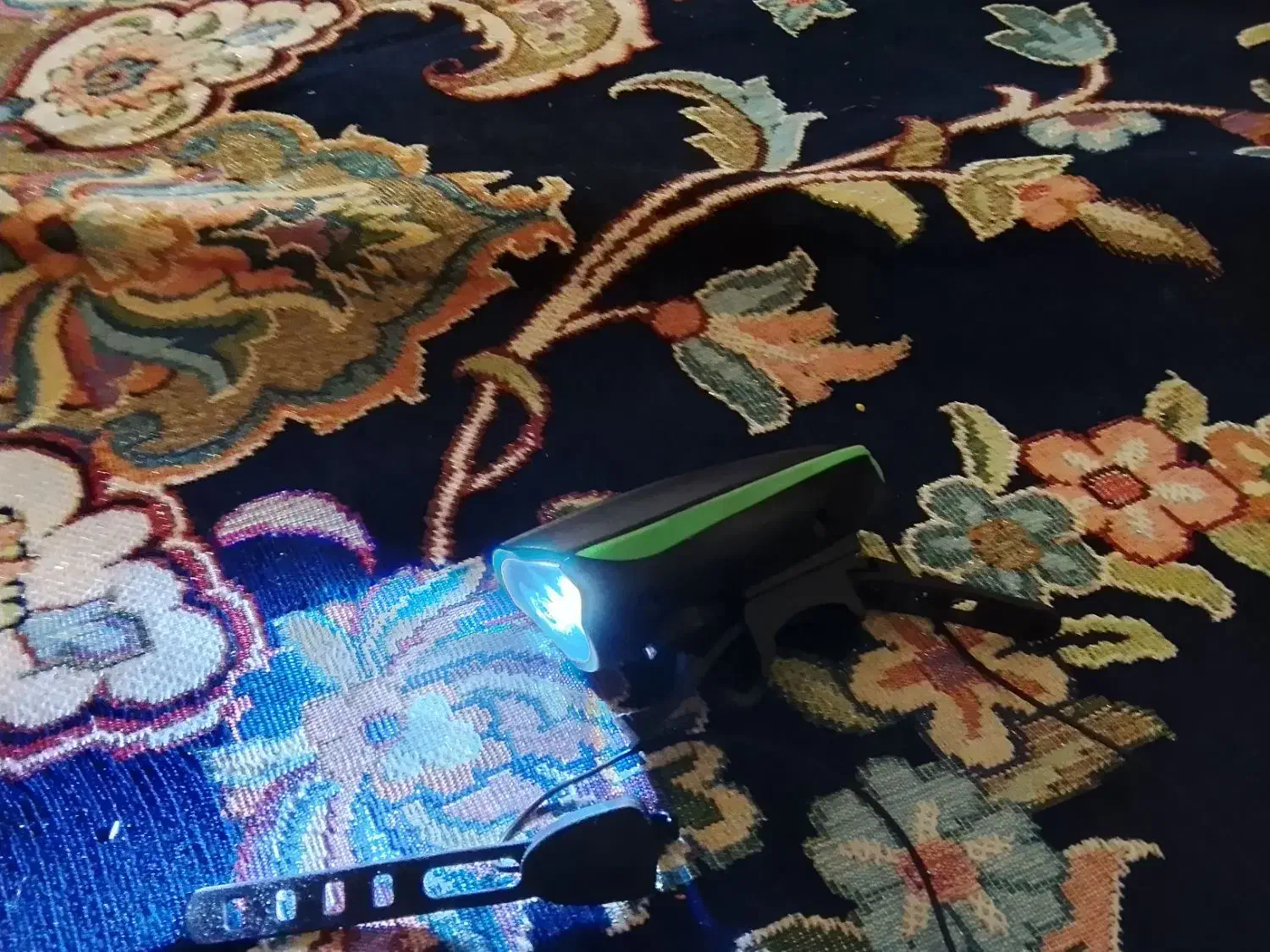 چراغ بوق دار|دوچرخه، اسکیت، اسکوتر|مشهد, انقلاب|دیوار