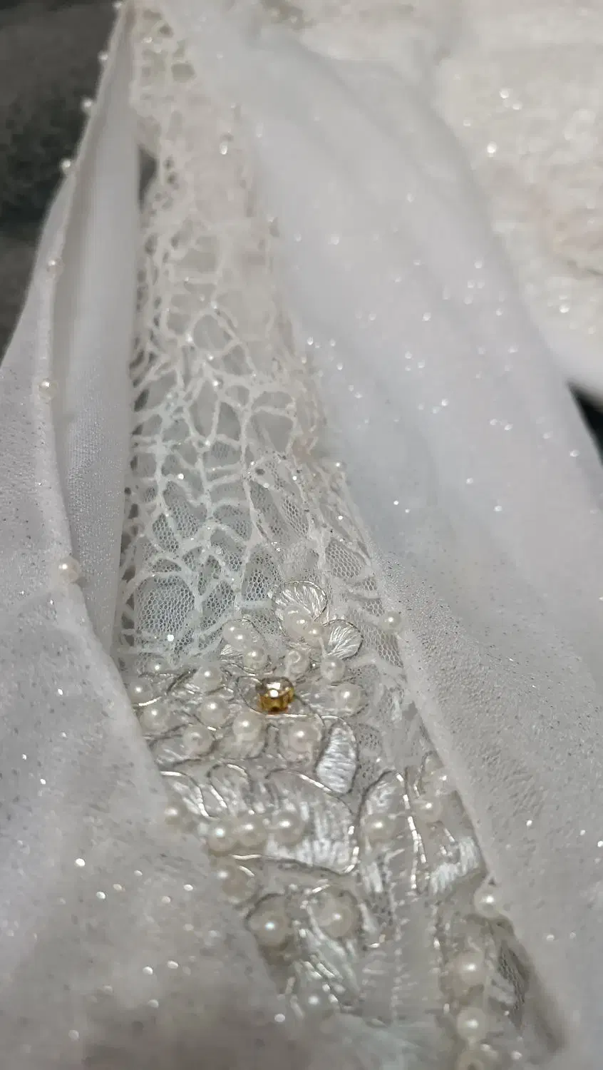 لباس عقدی|لباس|قشم, |دیوار