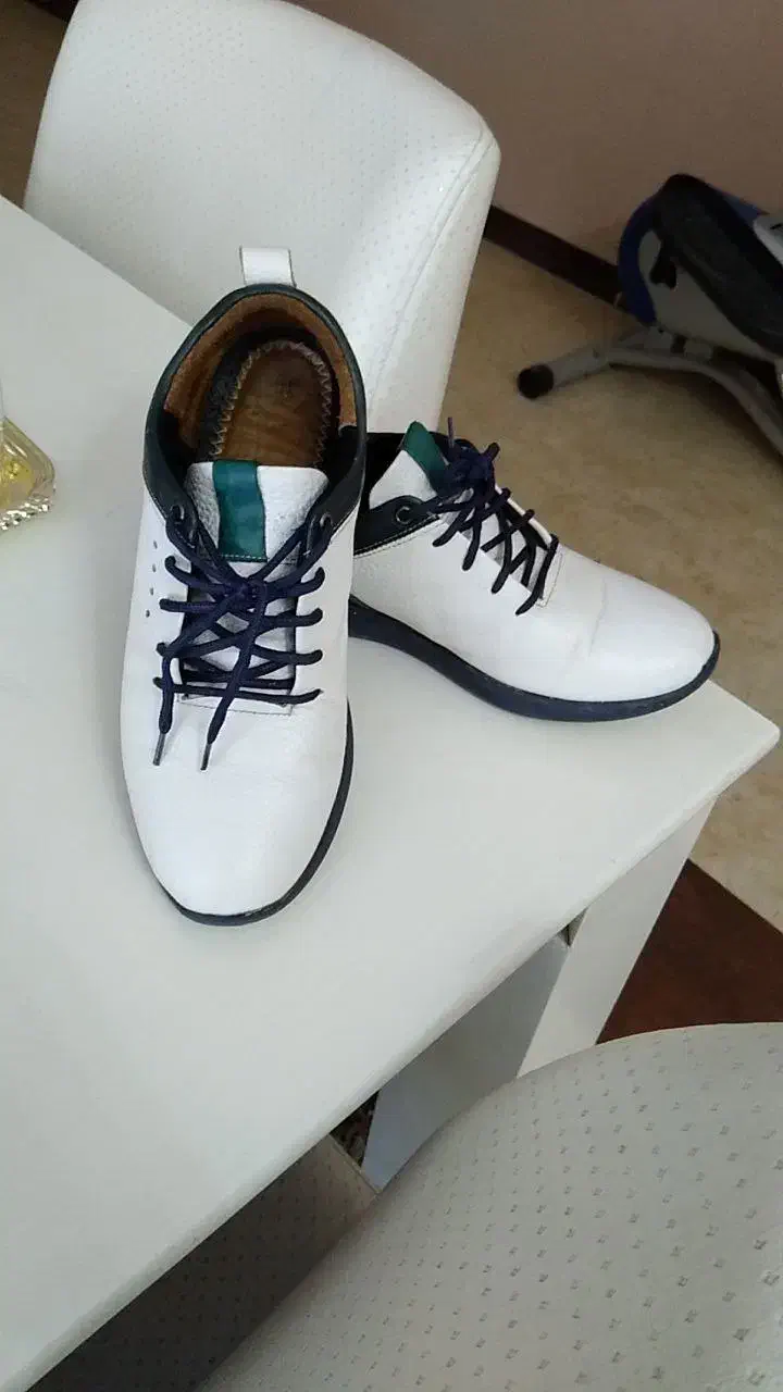 کتونی بسیارتمیز چرم طبی و راحت|کیف، کفش، کمربند|لاهیجان, مهرگان|دیوار