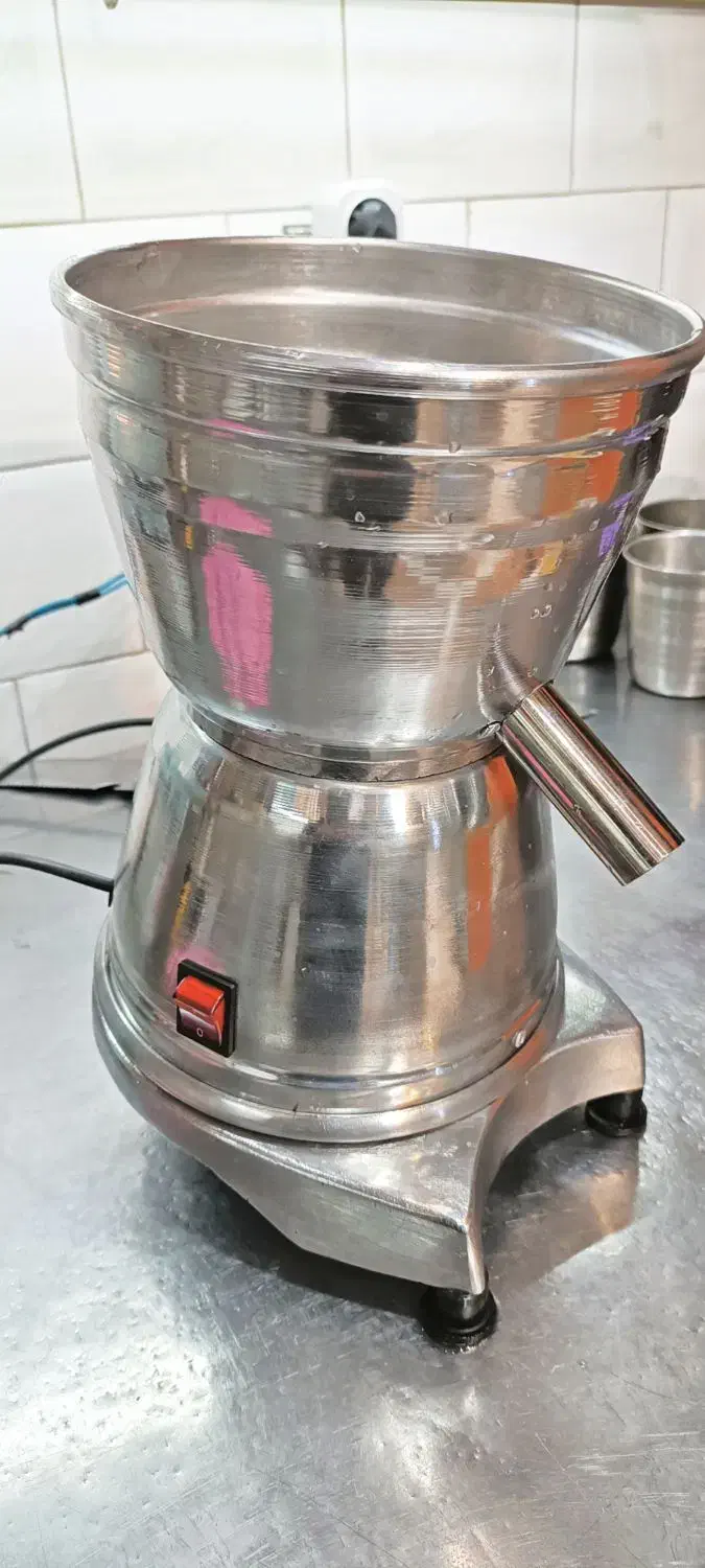 دستگاه آب پرتقال گیری صنعتی|آبمیوهگیر و آبمرکباتگیر|خمینیشهر, |دیوار