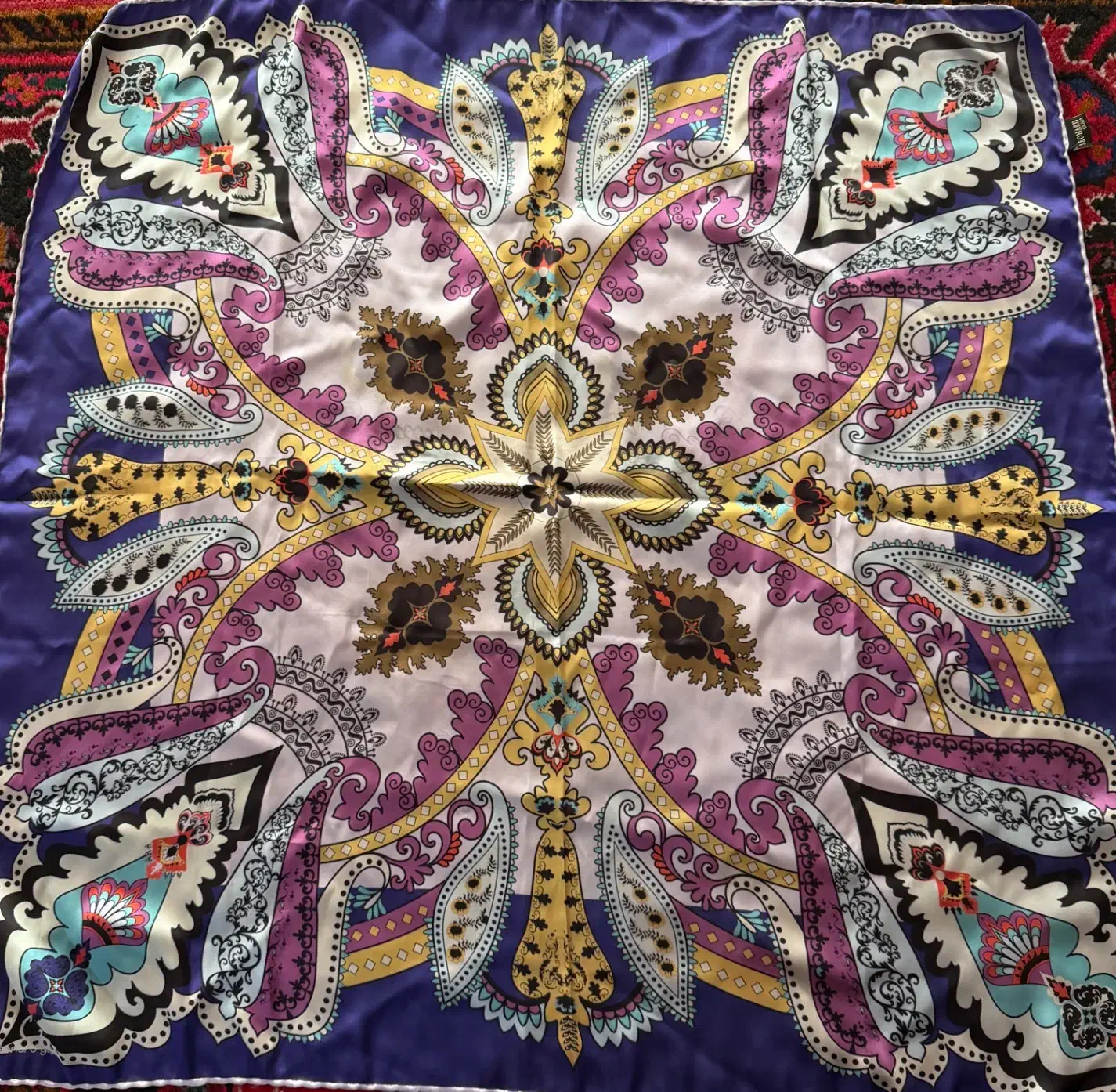 روسری|لباس|تبریز, |دیوار