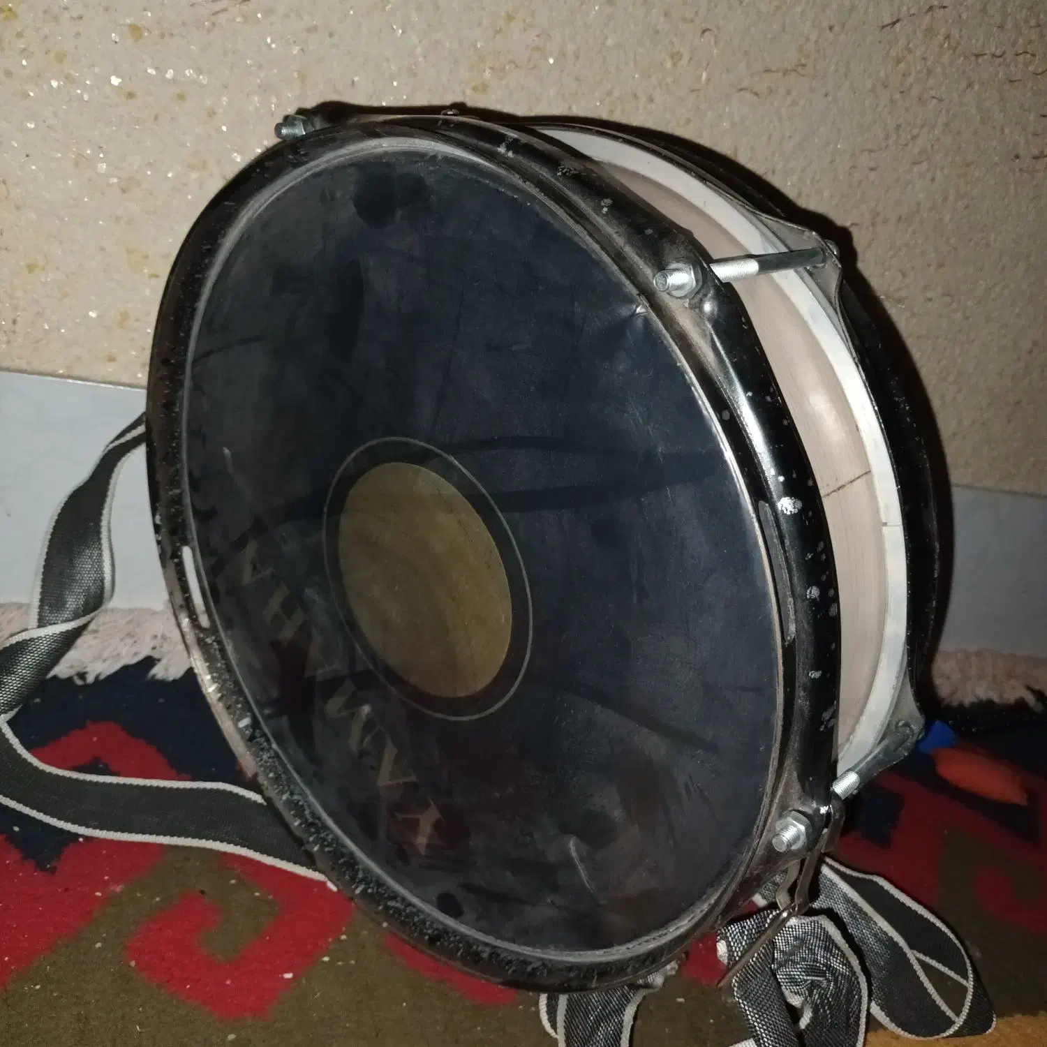 طبل یاماها سالم|درام و پرکاشن|قم, زنبیل آباد|دیوار