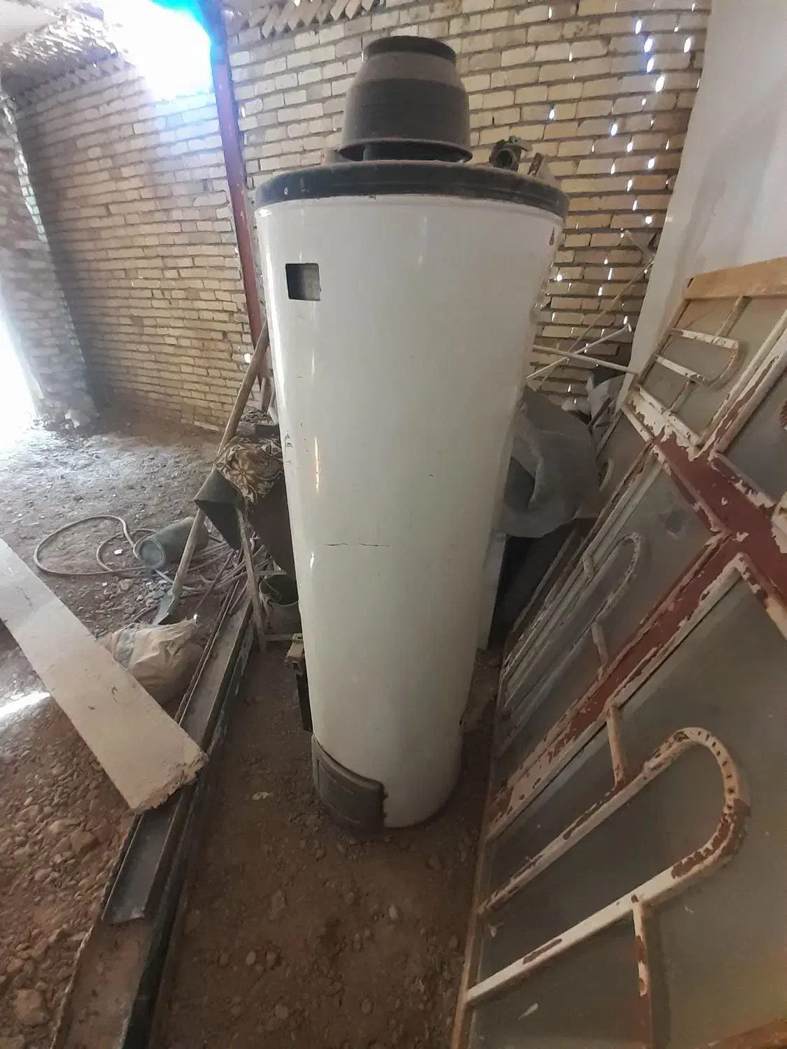 فروش ابگرمکن منبعی بزرگ|آبگرمکن، پکیج، شوفاژ|مشهد, فرخد|دیوار