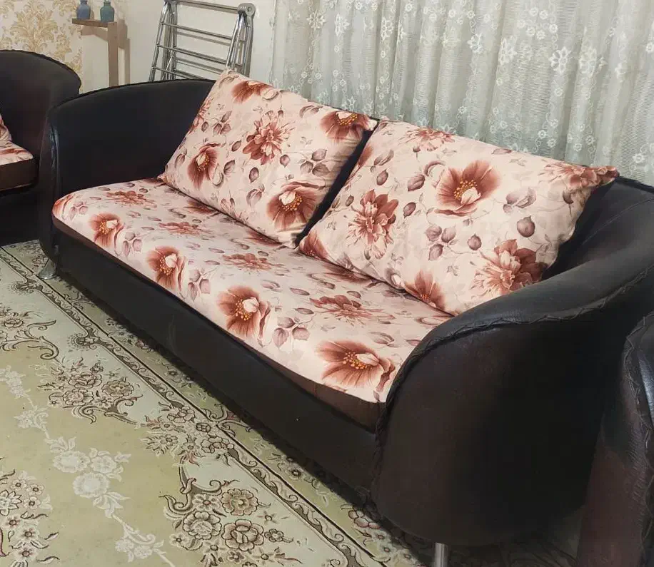 مبل. پایه استیل.۷نفره.رویه چرم|مبلمان خانگی و میز عسلی|گلبهار, شهر جدید گلبهار|دیوار