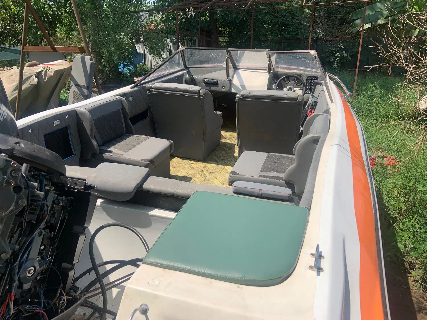 قایق فرمونی با موتور ۲۰۰ در بندر انزلی|قایق و سایر وسایل نقلیه|بندر انزلی, سامانسر|دیوار