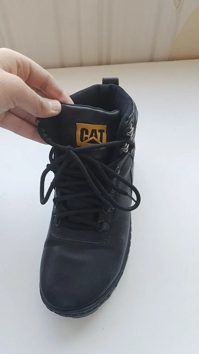 نیم بوت|کیف، کفش، کمربند|تربت جام, بیست متری منبع آب|دیوار