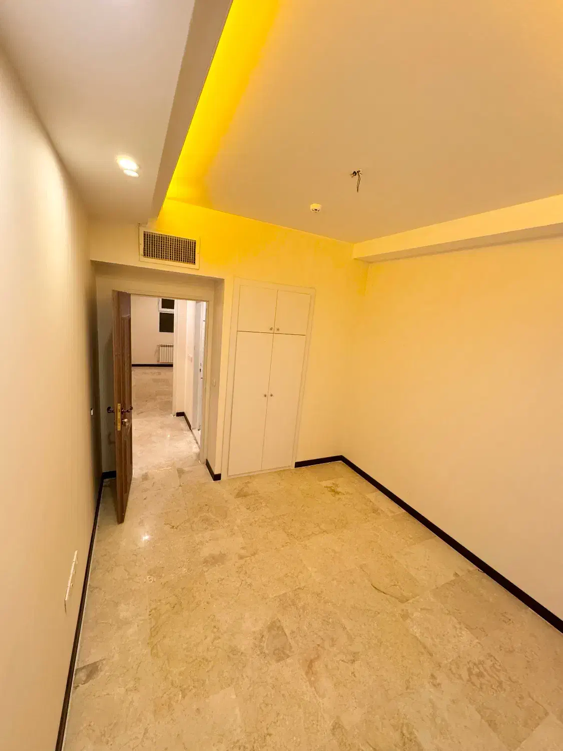 ۱۱۶ متر دوساله پرده خور شیک - ایران زمین شمالی