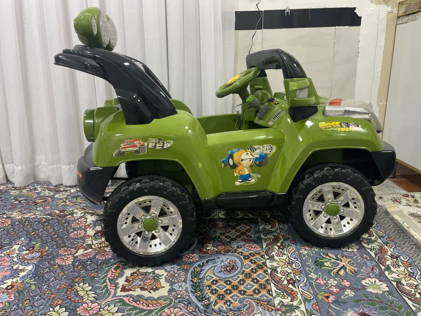 ماشین شارژ دو نفره سالم و شیک|اسباببازی بچه|جوانرود, |دیوار