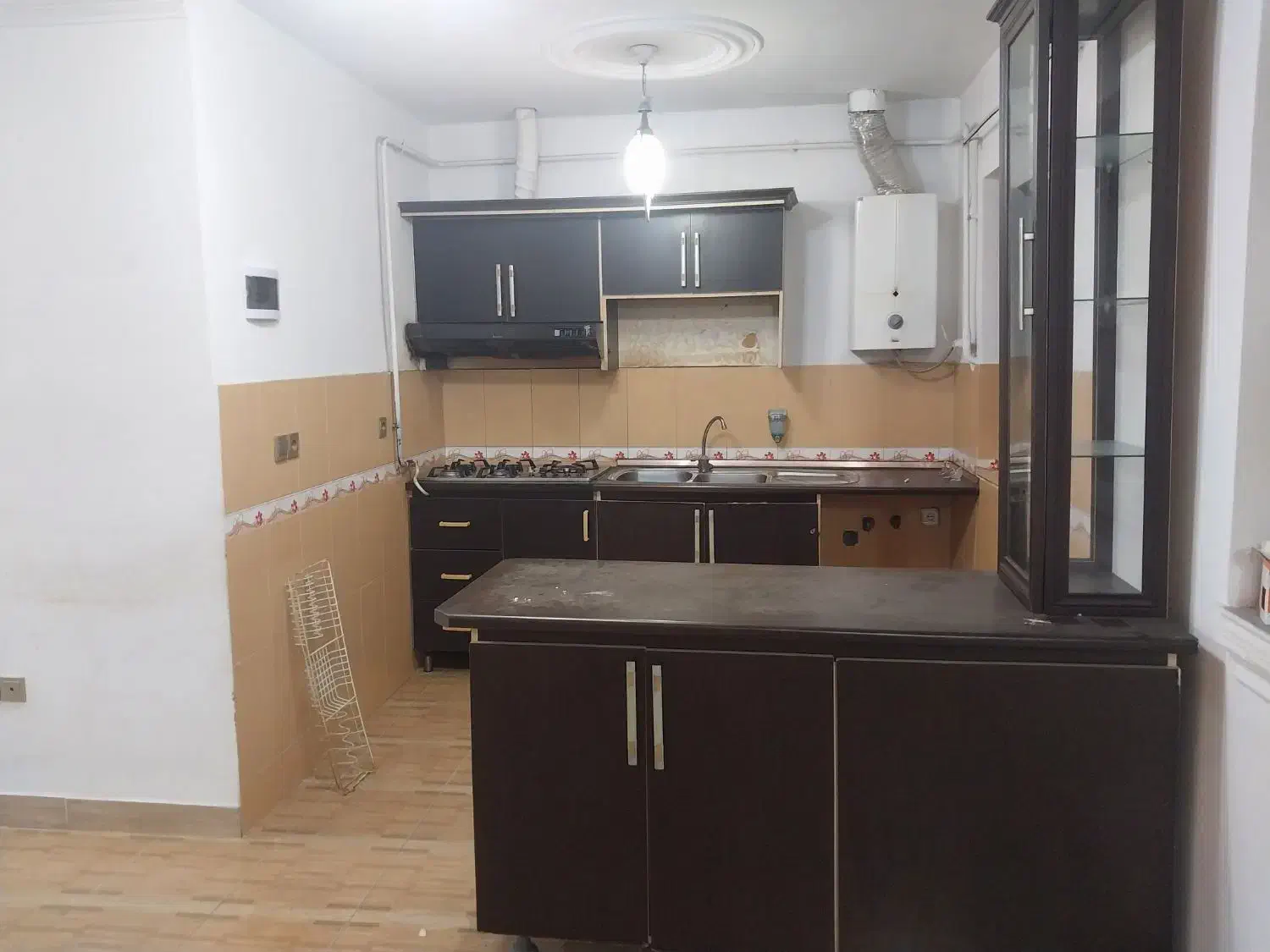 لوازم چوبی|آبچکان و نظمدهنده ظروف|رشت, دروازه لاکان|دیوار