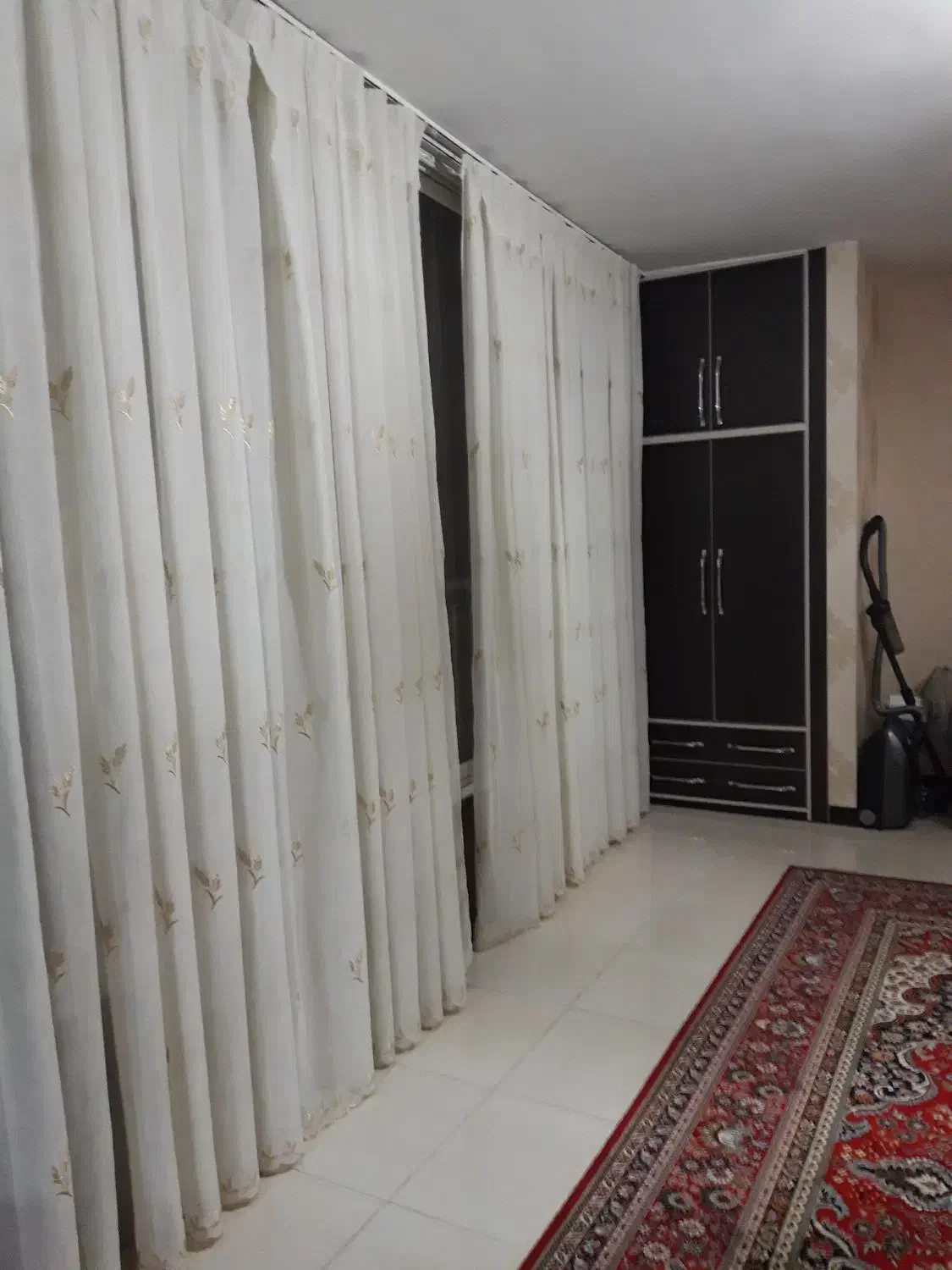 سوییت مبله باغ بهادران|اجارهٔ کوتاهمدت آپارتمان و سوئیت|باغ بهادران, |دیوار