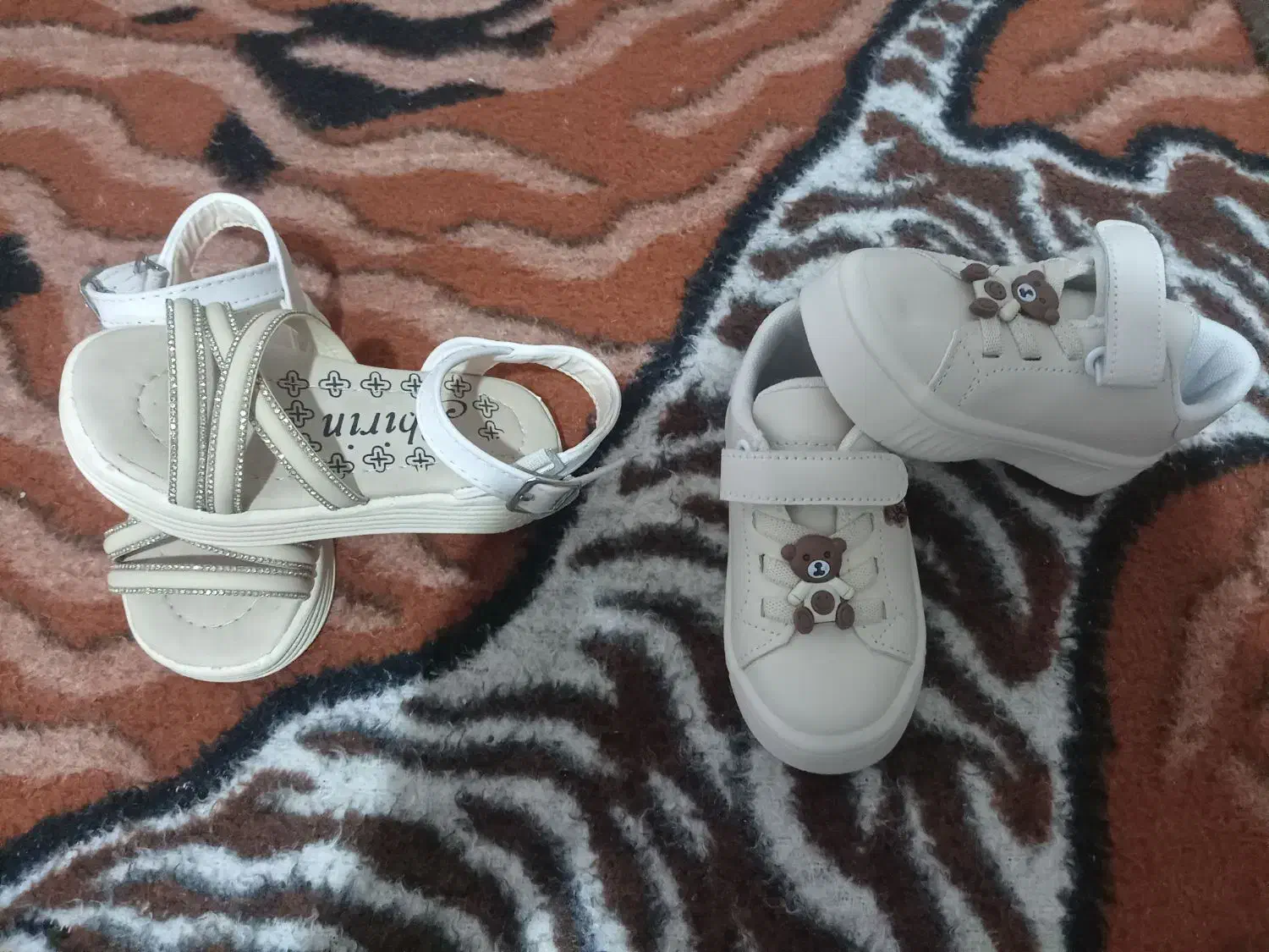 لباس زنانه|لباس|فیرورق, |دیوار