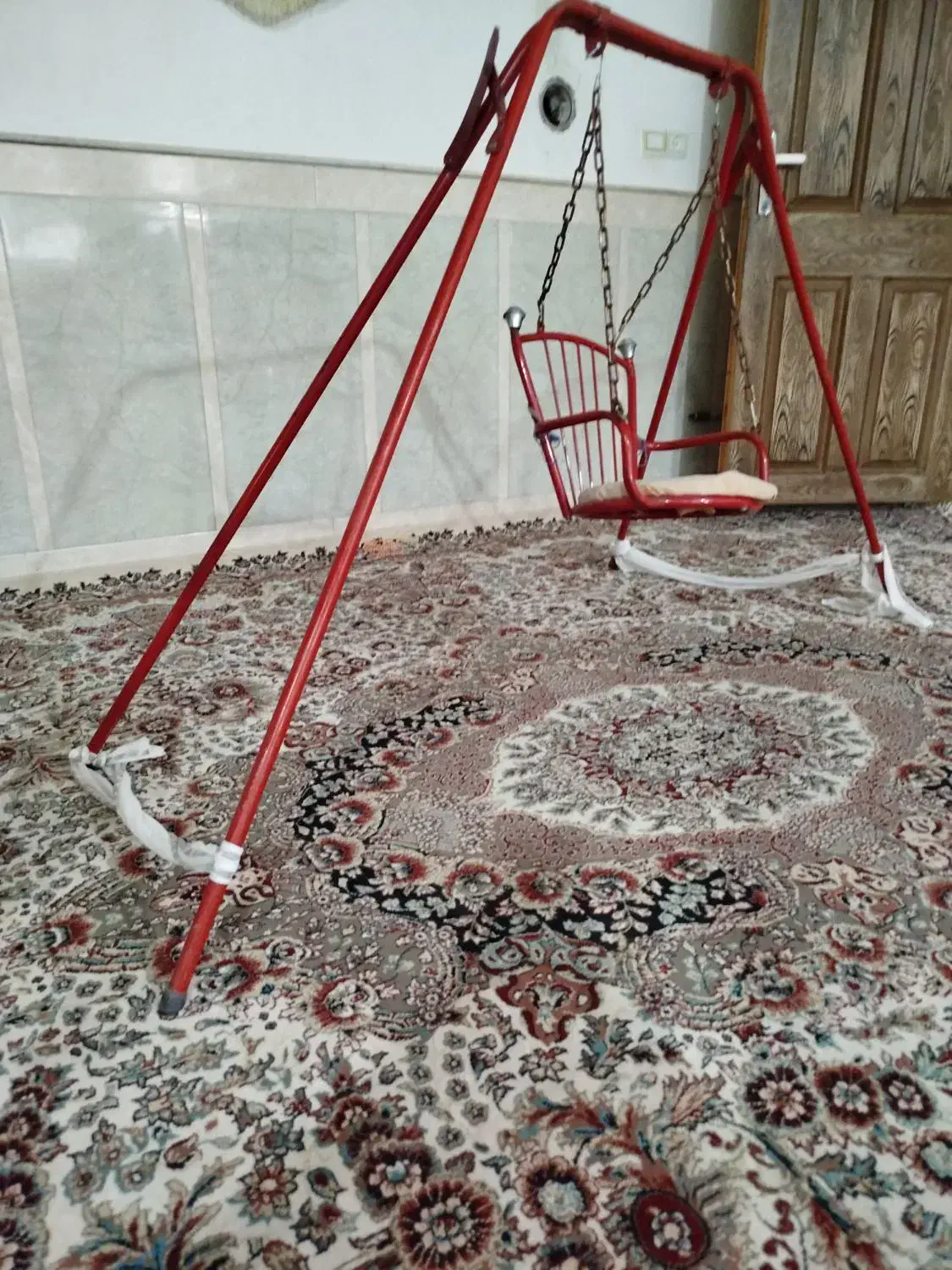 تاب محکم آهنی تا سن ۸و۹ مناسب هست|اسباب و اثاث بچه|قم, چهل درخت‎|دیوار