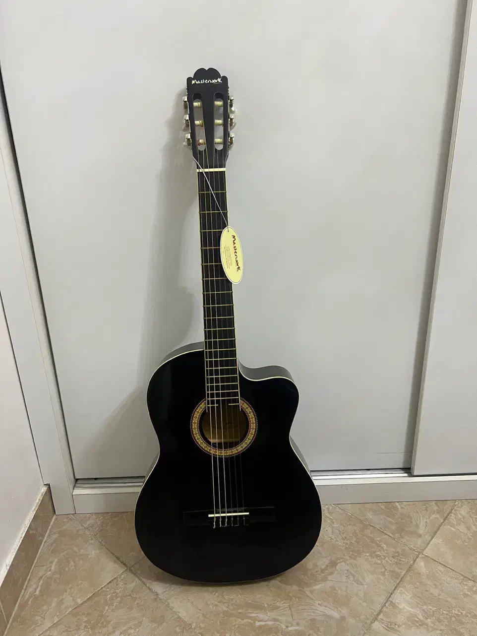 گیتار نو|گیتار، بیس، امپلیفایر|رشت, گلسار|دیوار