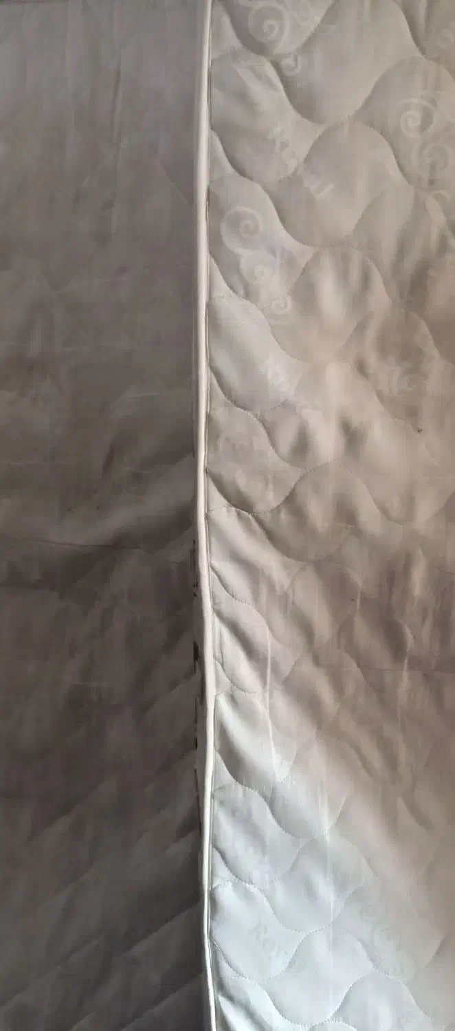 یک دست مبل تخت شو و دو عدد تشک تکنفره|مبلمان خانگی و میز عسلی|آستارا, |دیوار