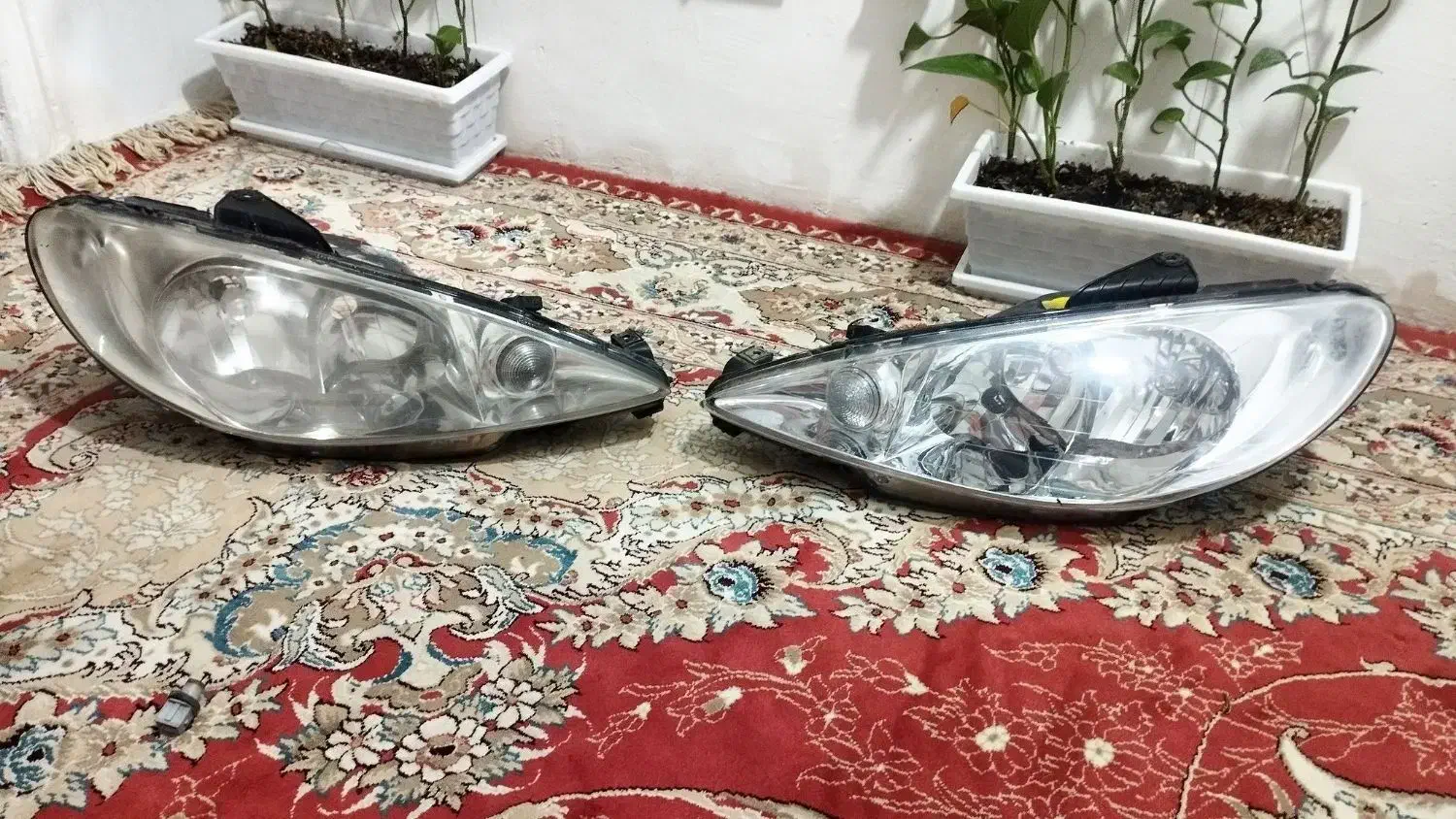 چراغ جلوی 206 چپ و راست|قطعات یدکی و لوازم جانبی|رشت, بیجارپس|دیوار