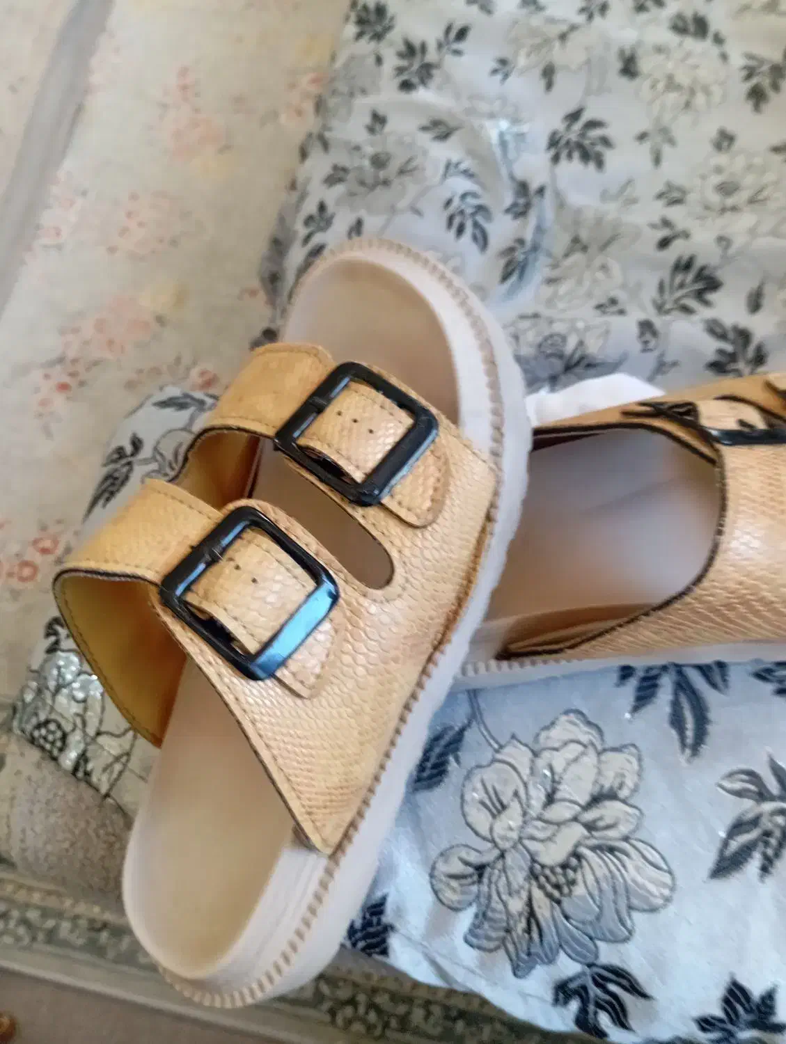 دمپایی وکفش اسپورت سایز۳۸و۳۹|کیف، کفش، کمربند|بوکان, |دیوار