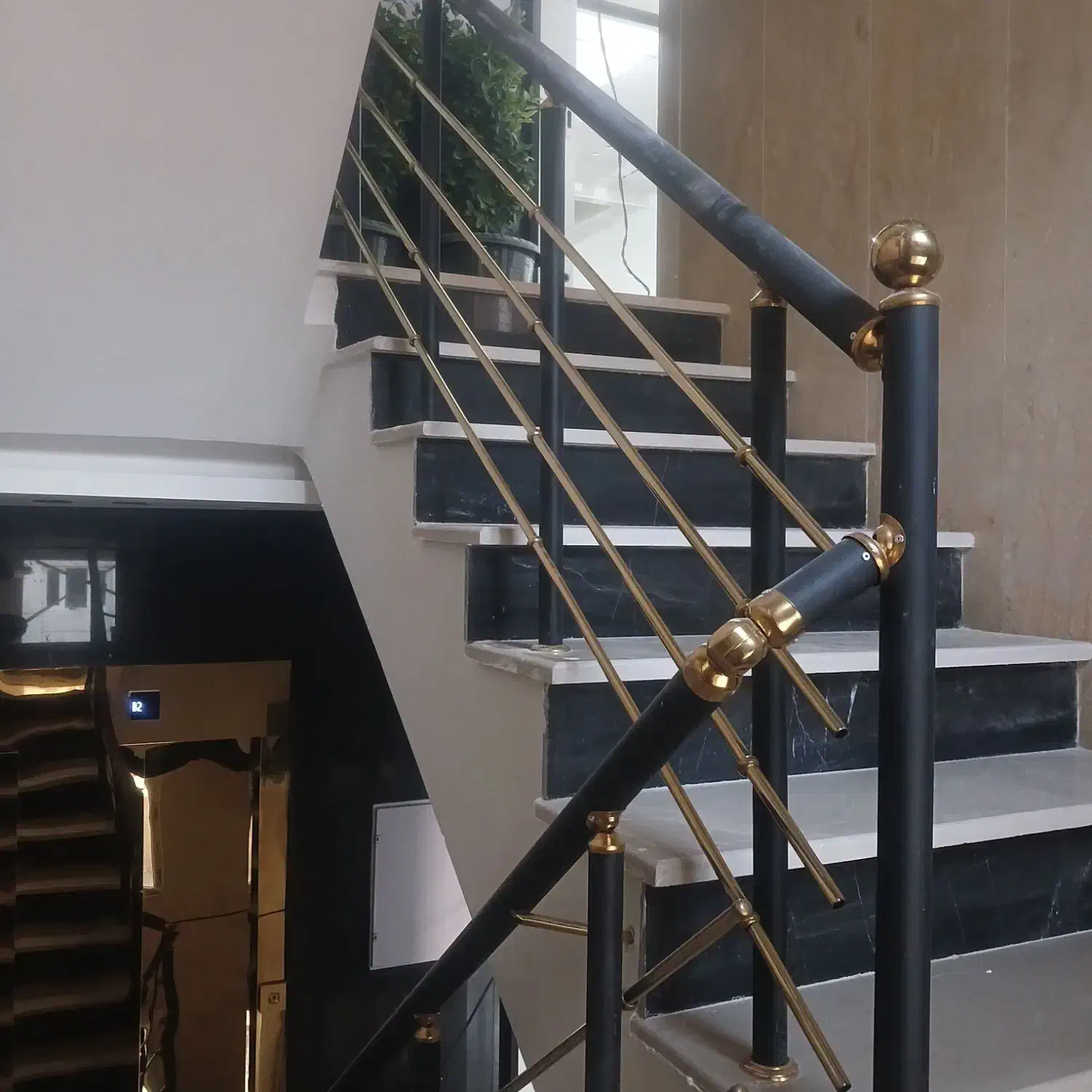 نصب واجرای نرده وحفاظ وسازهای تمام استیل|خدمات پیشه و مهارت|شهریار, شهریار|دیوار