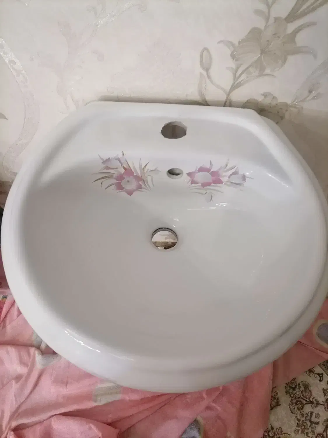 روشویی فوق العاده تمیز|لوازم سرویس بهداشتی|کرمانشاه, |دیوار