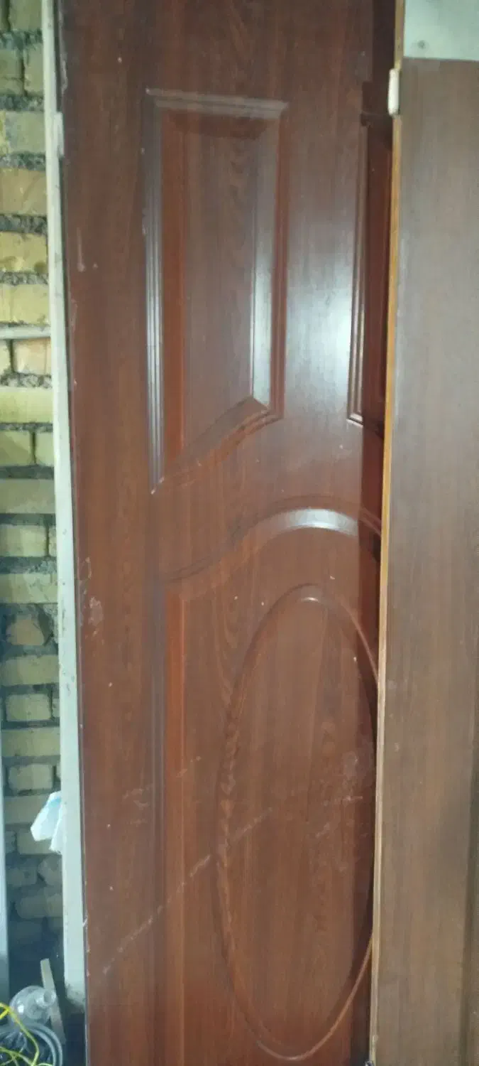 تعدادی درب چوبی فروشی|مصالح و تجهیزات ساختمان|شیراز, قلات|دیوار