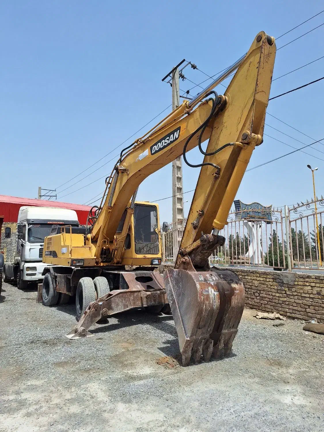 بیل میکانیکی دبو دوستان ۱۳۷۹|خودرو سنگین|اصفهان, آبشار|دیوار