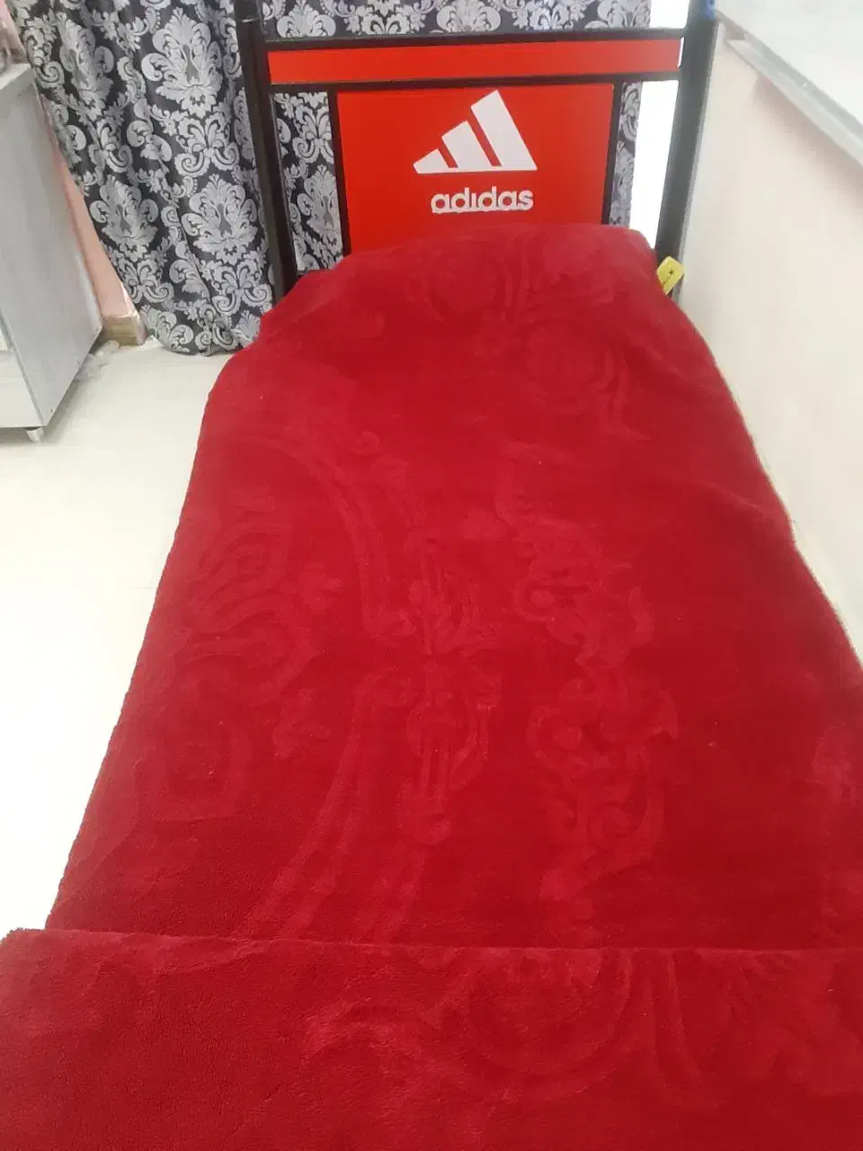 تخت یک نفره فلزی|تخت و سرویس خواب|چمستان, |دیوار