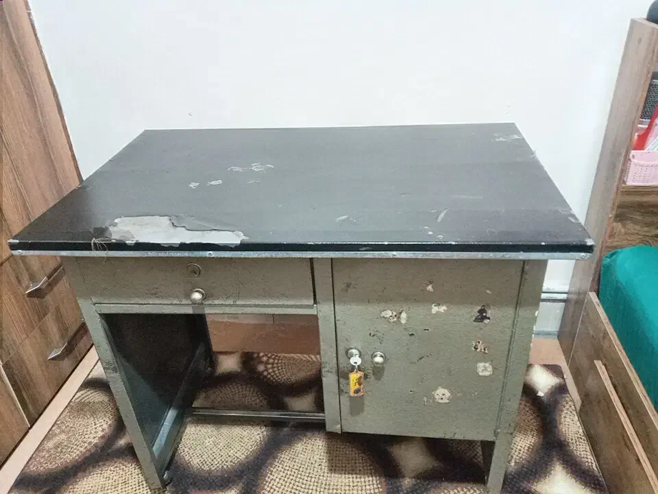 میز تحریر فلزی|میز تحریر و کامپیوتر|نجف‌آباد, یزدانشهر|دیوار