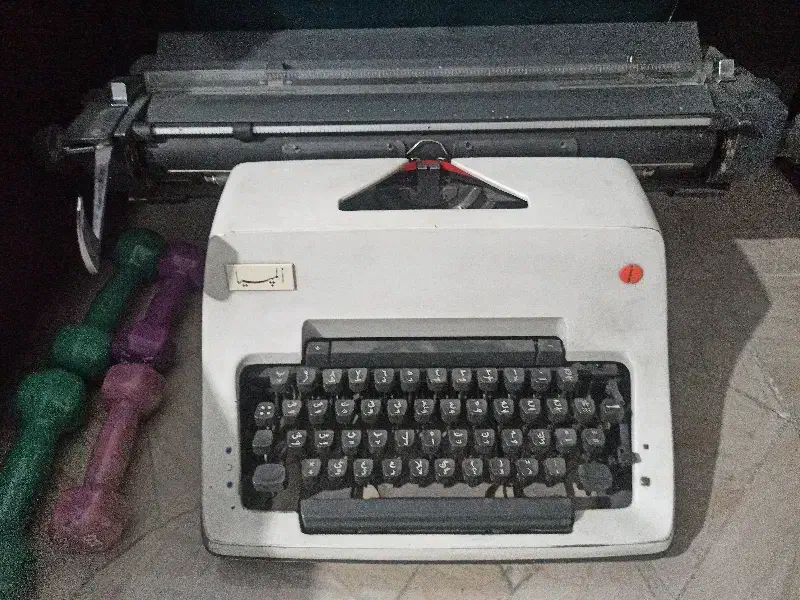 ماشین تایپ المپیا|کلکسیون اشیاء عتیقه|تهران, سلسبیل شمالی|دیوار