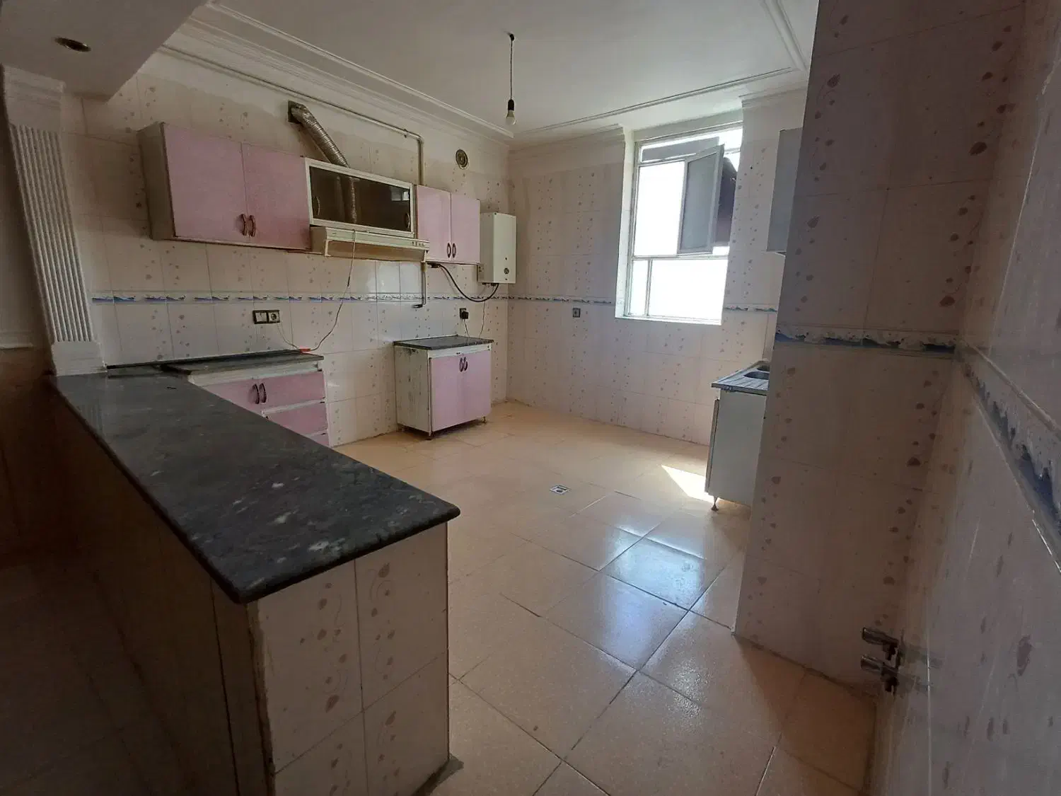 اجاره یک واحد آپارتمانی در بهترین نقطه شهر|اجارهٔ آپارتمان|ایرانشهر, |دیوار