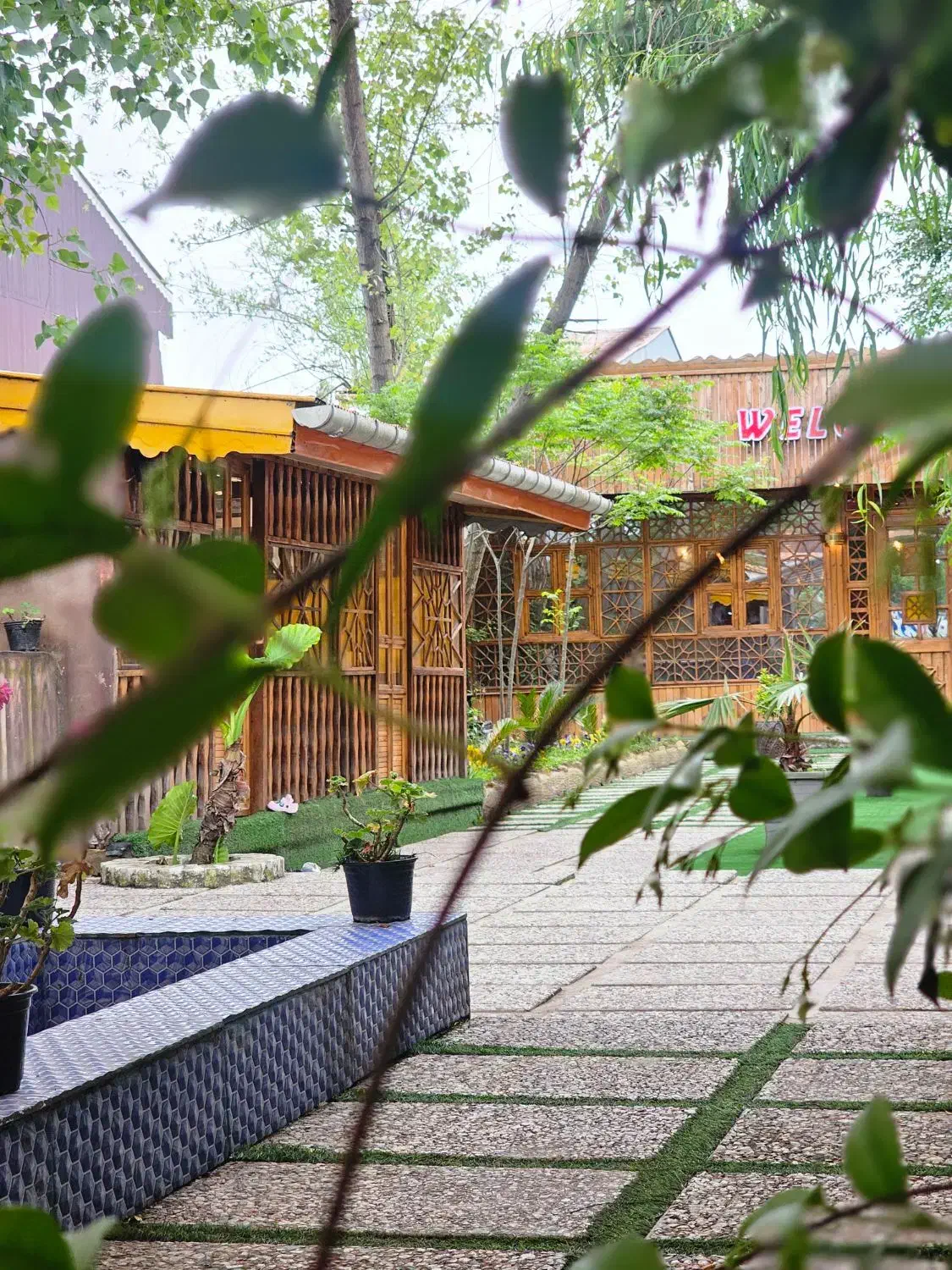 کافه رستوران در لاهیجان با کلیه ی امکانات|اجارهٔ مغازه و غرفه|لاهیجان, بازکیاگوراب|دیوار