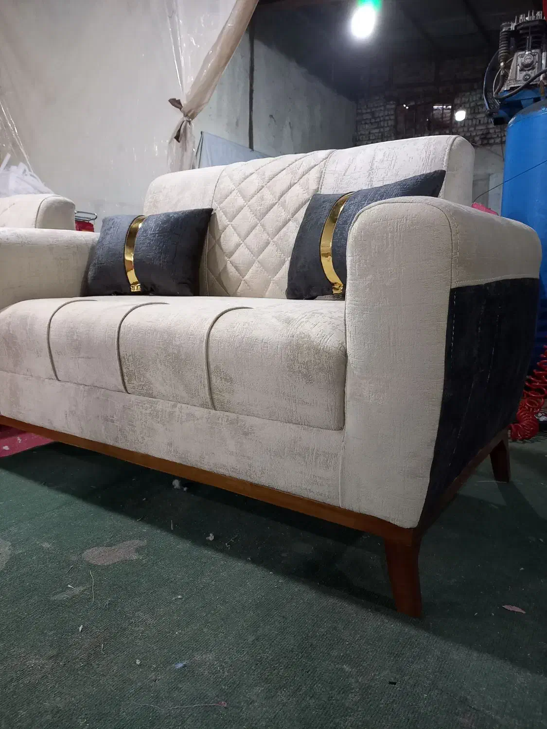 مبل راحتی چکی|مبلمان خانگی و میز عسلی|مشهد, رده|دیوار