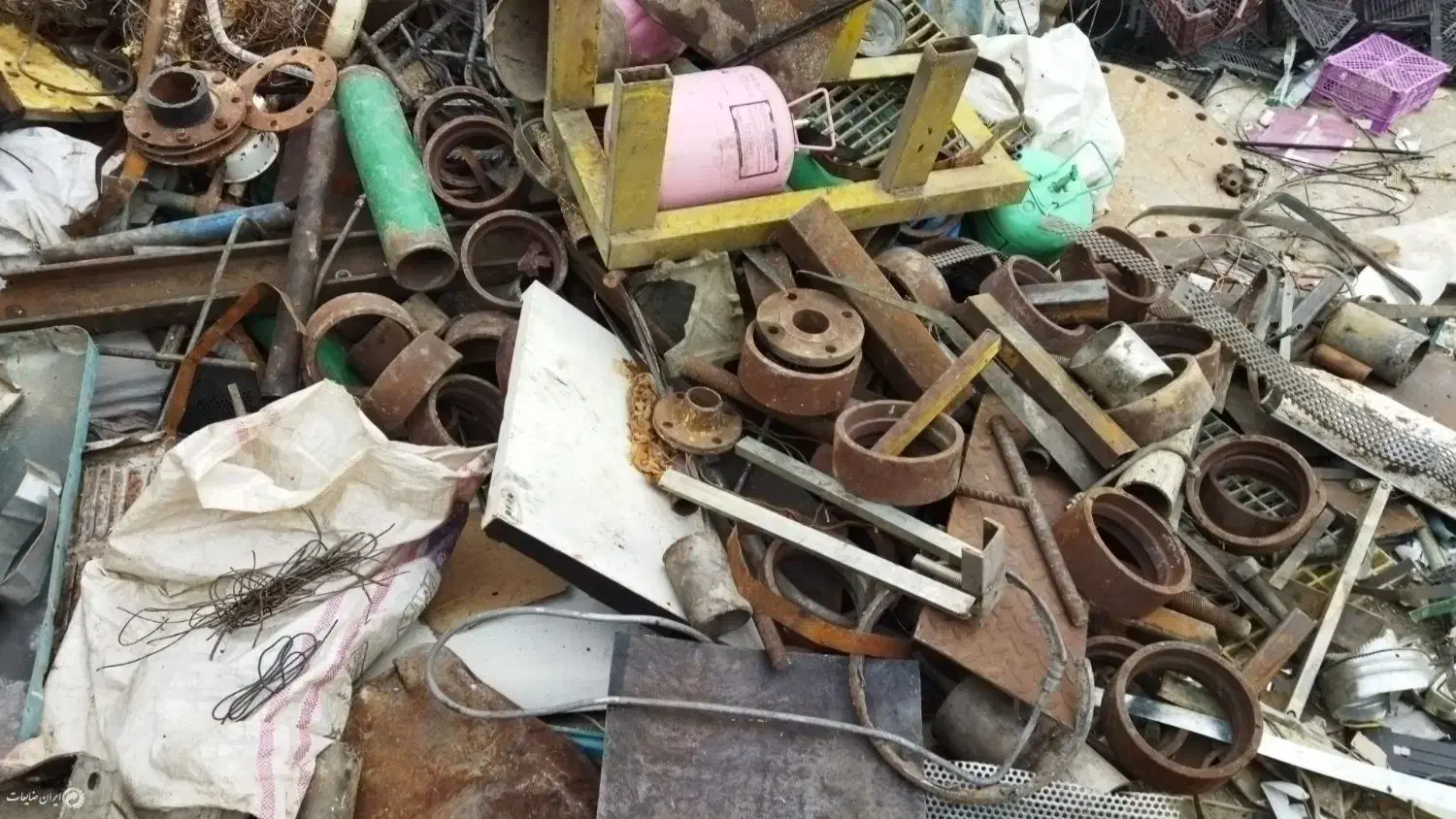 ضایعات آهن|خدمات پیشه و مهارت|آباده, |دیوار