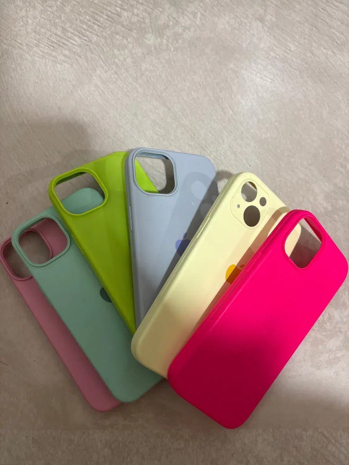 بک کاور ایفون ۱۳ نرمال|لوازم جانبی موبایل و تبلت|شیراز, باغ تخت|دیوار