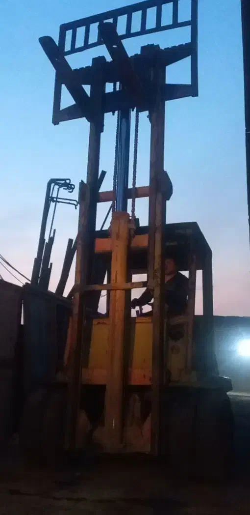 لیفتراک ۵ تن ۶تن|ماشینآلات صنعتی|تهران, خلازیر|دیوار