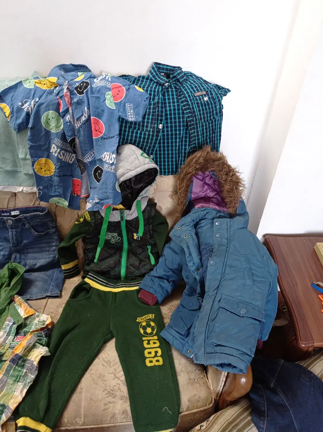 لباس بچگانه|کفش و لباس بچه|رودسر, |دیوار