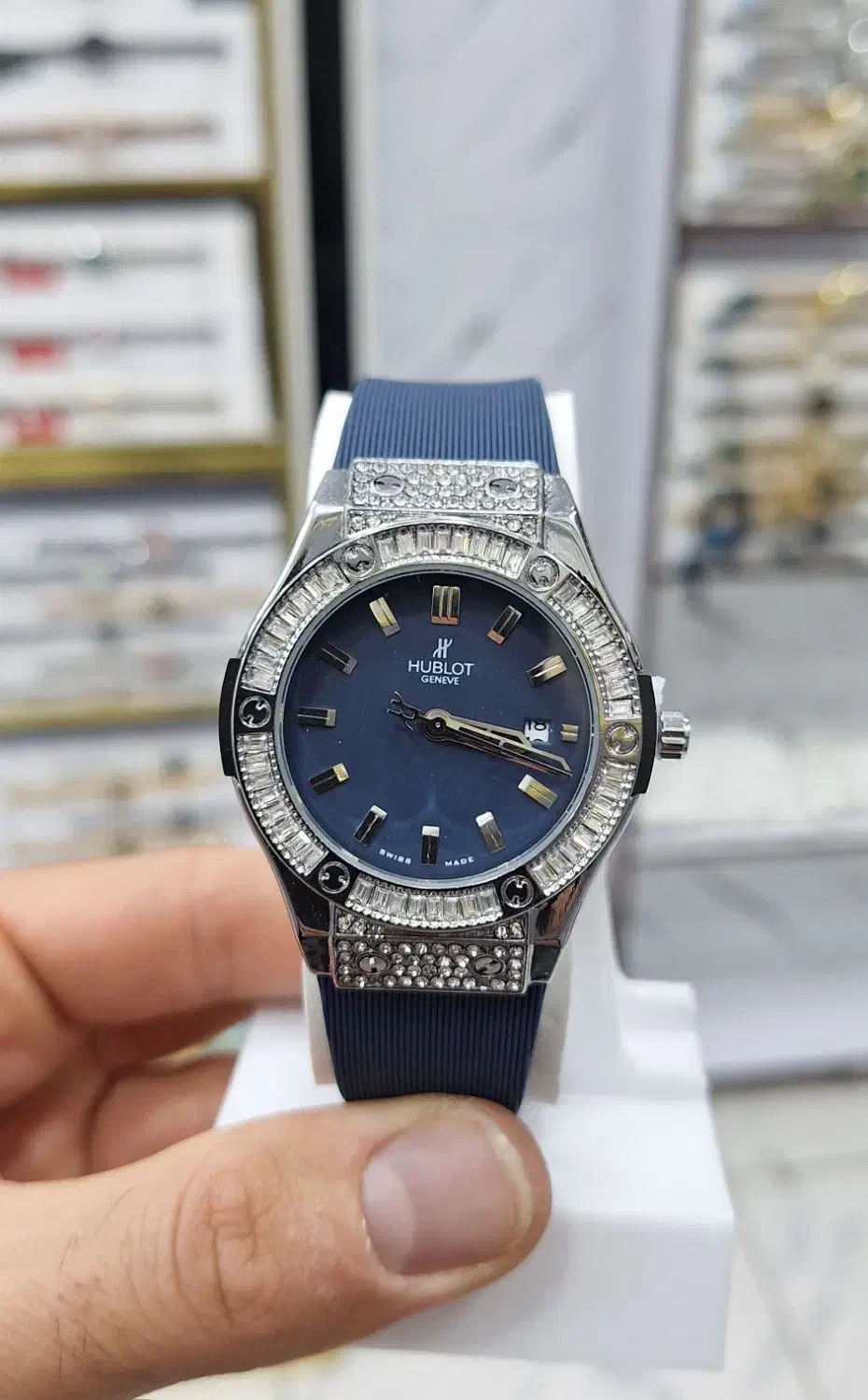 ساعت هابلوت|ساعت|شیراز, فلکه گاز|دیوار