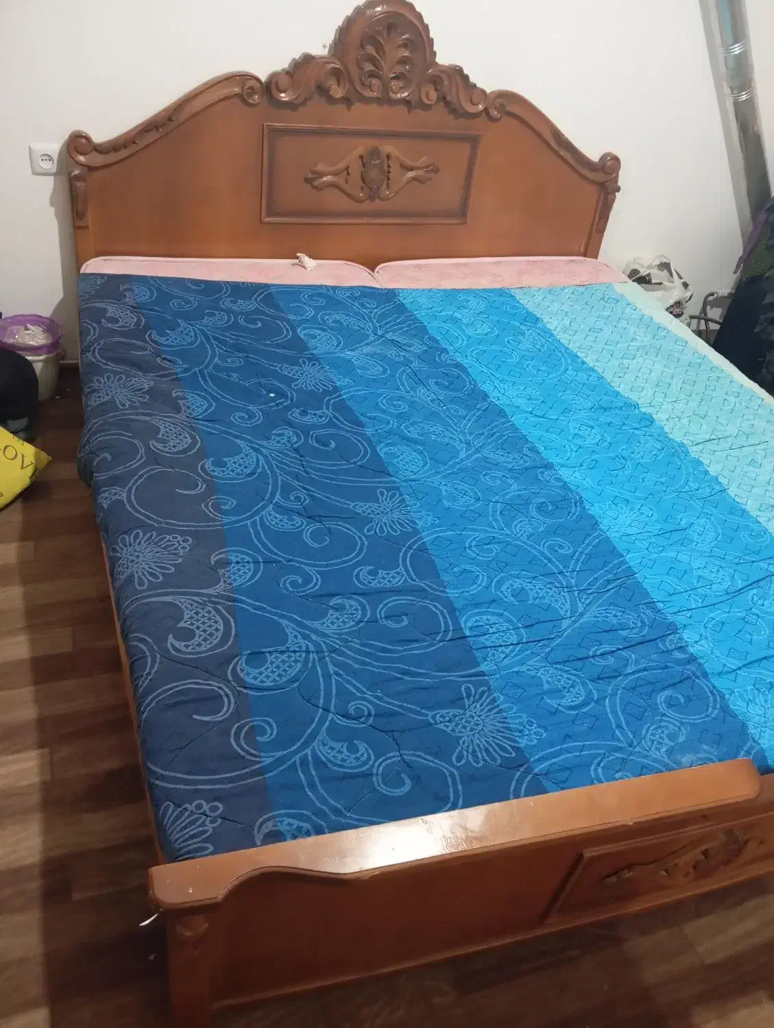 فروش تخت و خواب دونفره تاج دار چوب گردو|تخت و سرویس خواب|مهاباد (آذربایجان غربی), |دیوار