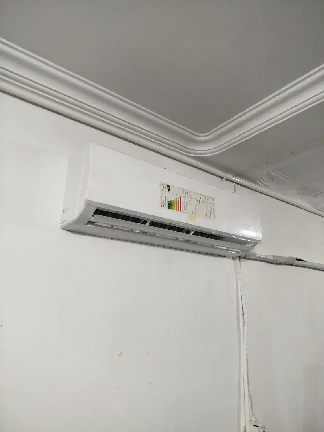 نصب استاندارد و حرفه‌ای اسپلیت|خدمات پیشه و مهارت|کرمان, |دیوار