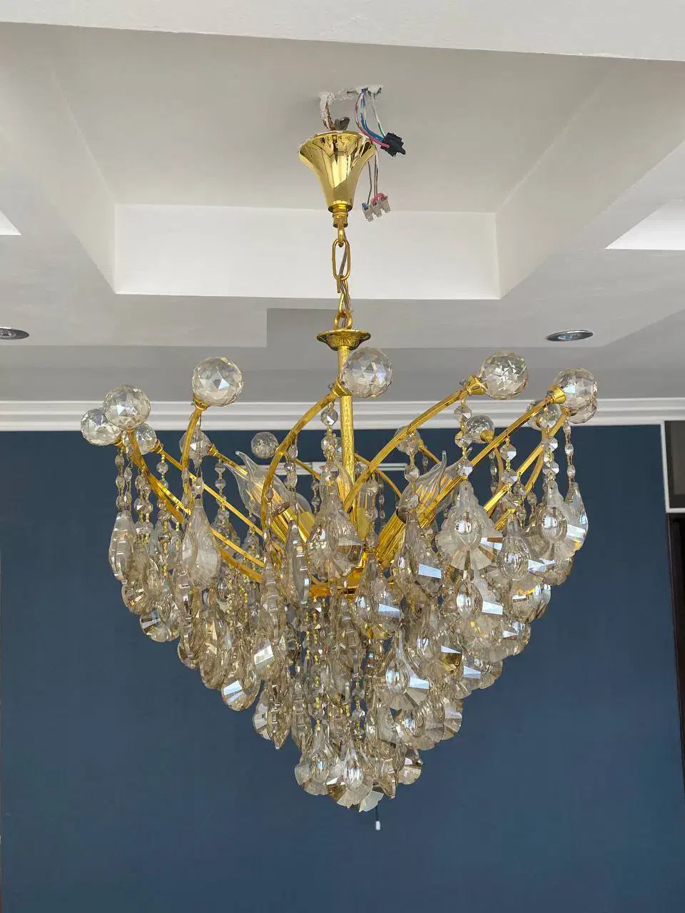 لوستر طلایی در حد نو|لوستر و چراغ آویز|مشهد, سرافرازان|دیوار