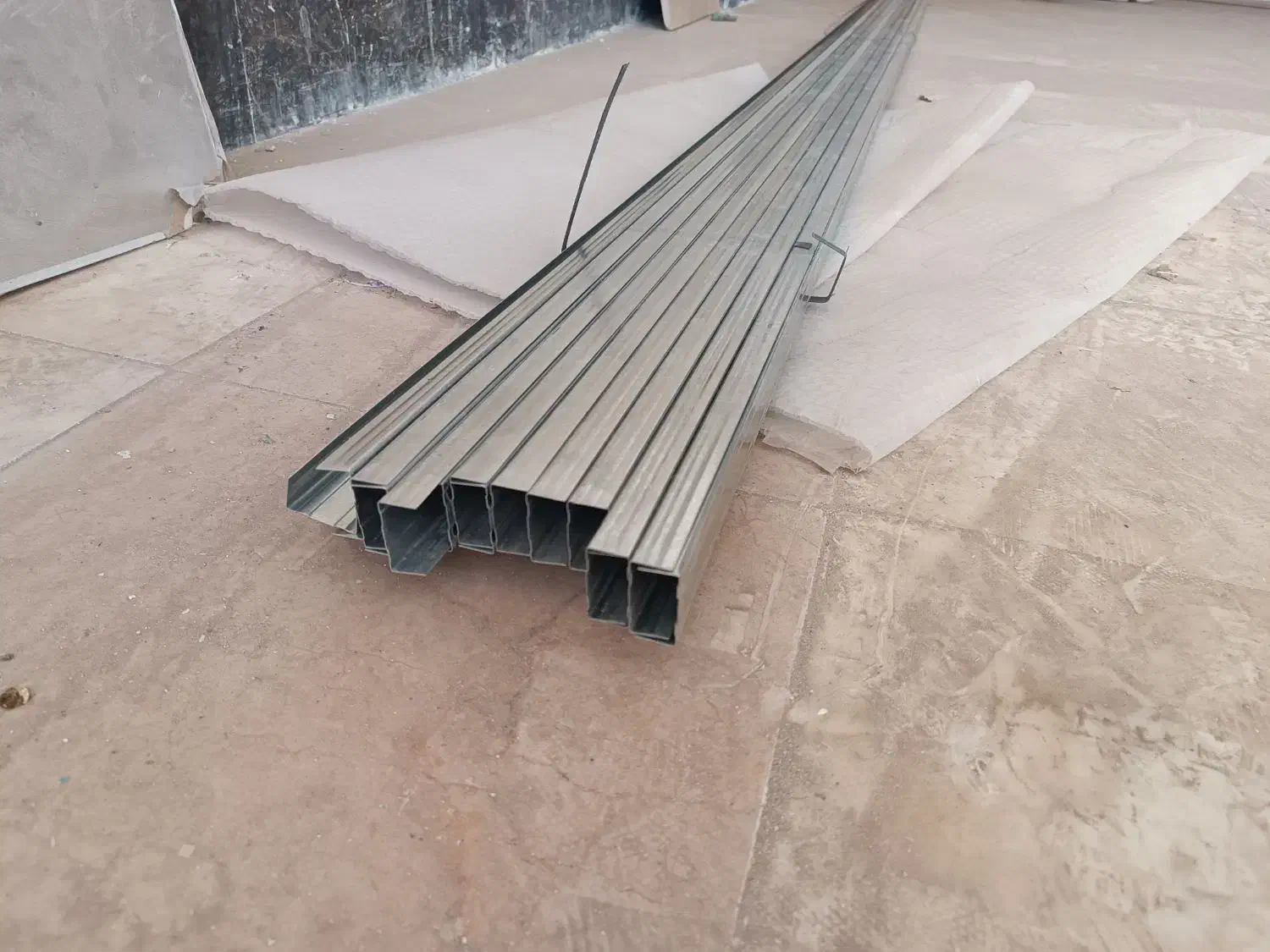 رانر سقف پی‌وی‌سی|مصالح و تجهیزات ساختمان|کرمان, |دیوار