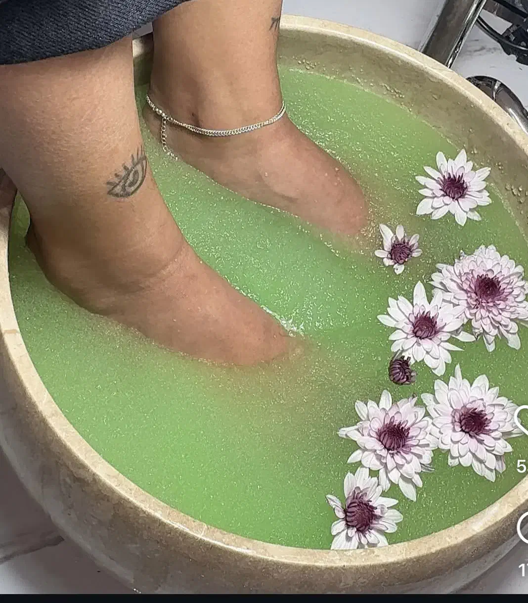 مدل برای پدیکور و کاشت و ترمیم ناخن|خدمات آرایشگری و زیبایی|تبریز, |دیوار