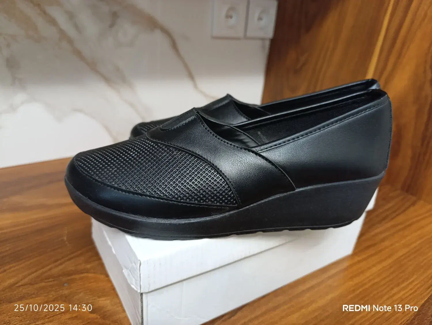 کفش نو|کیف، کفش، کمربند|امیدیه, |دیوار