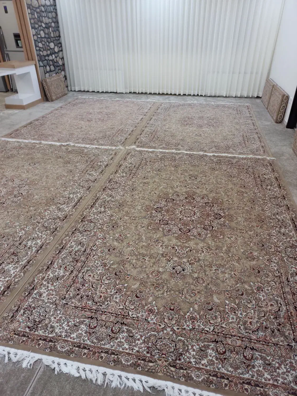 چهارتخته فرش ۶متری با ۶ عدد پشتی در حد نو|فرش|مریوان, |دیوار
