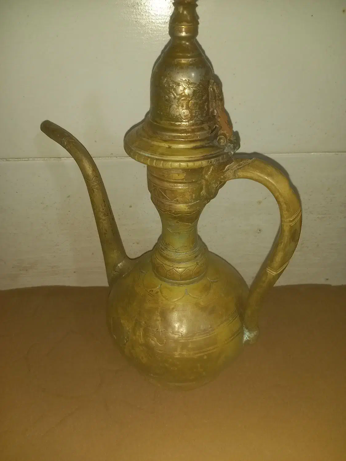 آفتابه قدیمی و هاونگ قدیمی|کلکسیون اشیاء عتیقه|اقبالیه, |دیوار