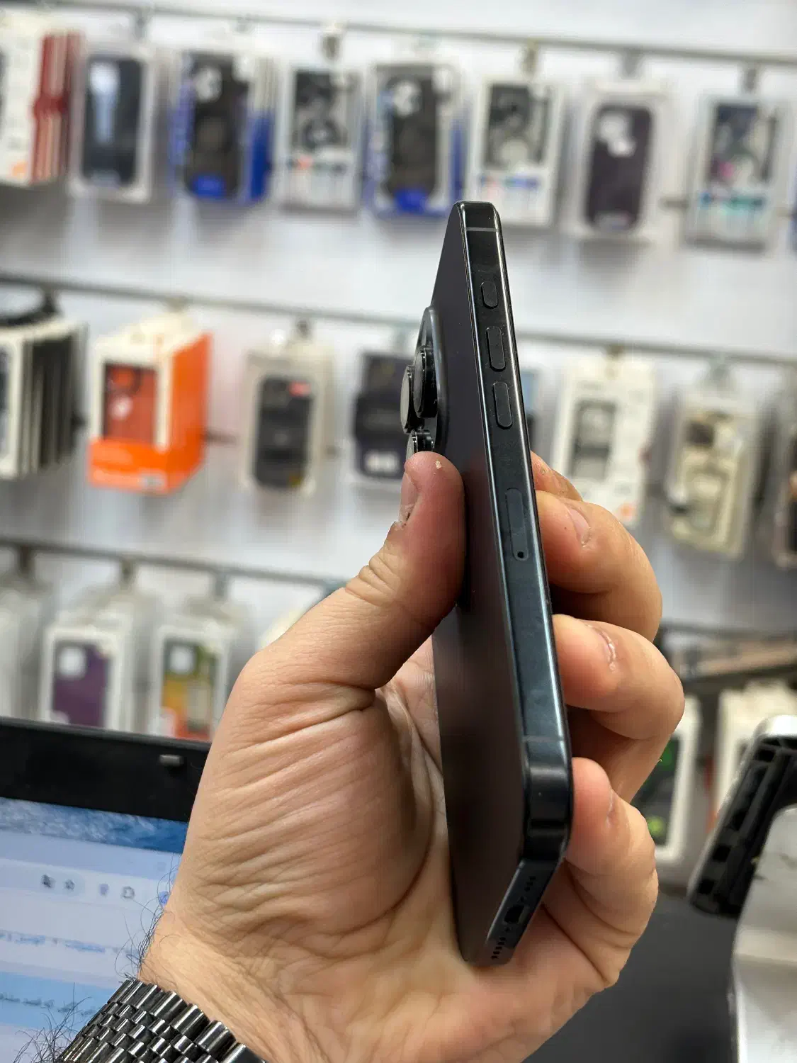 iphone 16proبا گارانتی|موبایل|اصفهان, چرخاب|دیوار