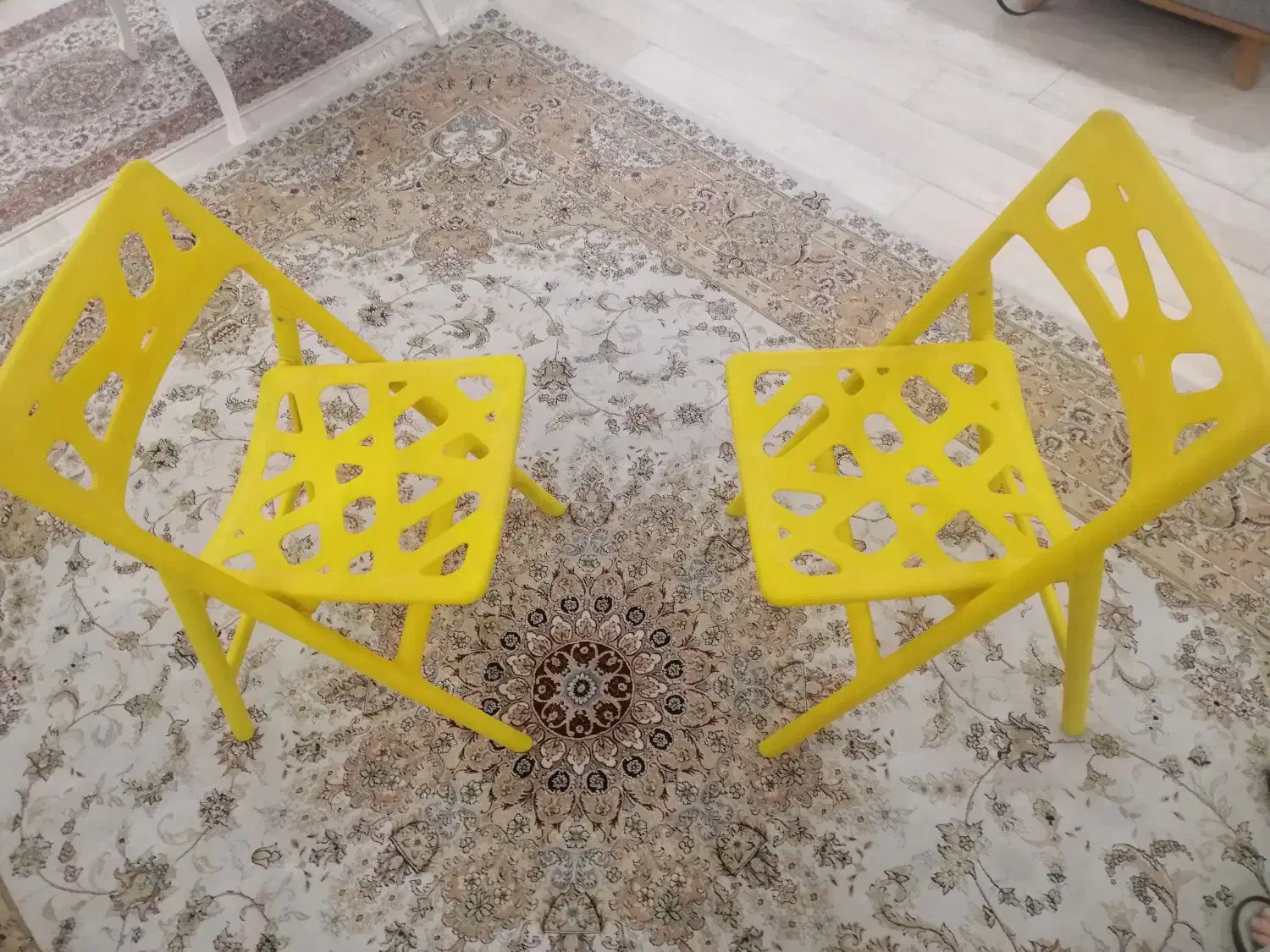 صندلی پلاستیکی فشرده|صندلی و نیمکت|رشت, نظری|دیوار